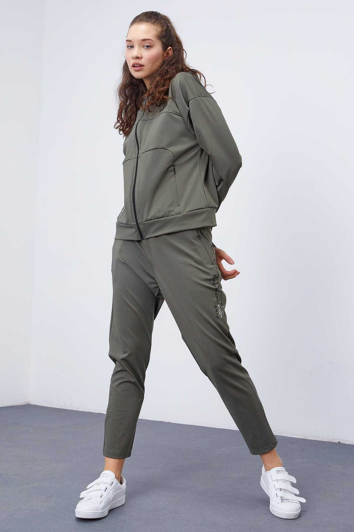 ست لباس ورزشی پارچه ای غواصی زنانه کلاهدار چاغلا با جزئیات جیب مخفی - 95306