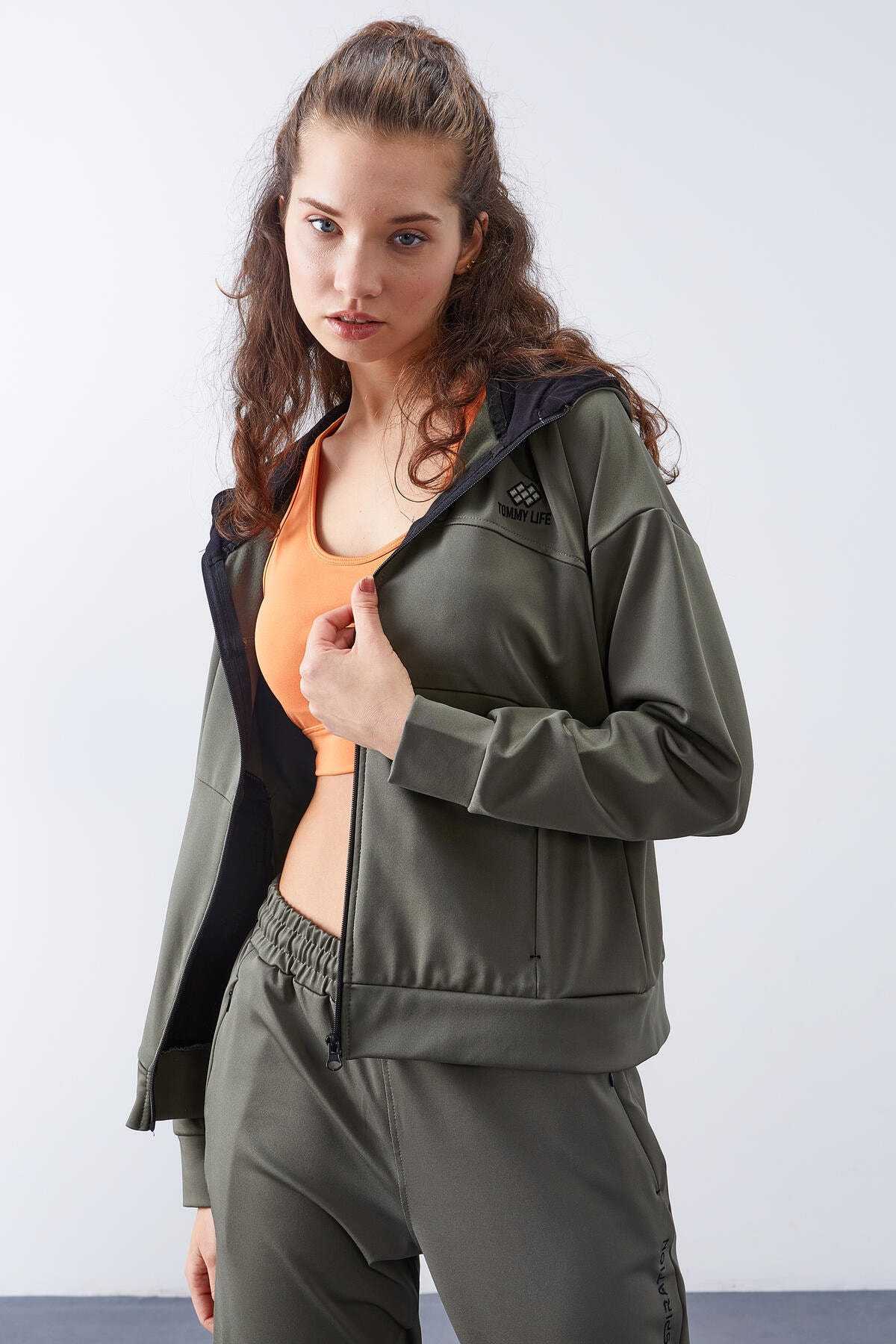 ست لباس ورزشی پارچه ای غواصی زنانه کلاهدار چاغلا با جزئیات جیب مخفی - 95306