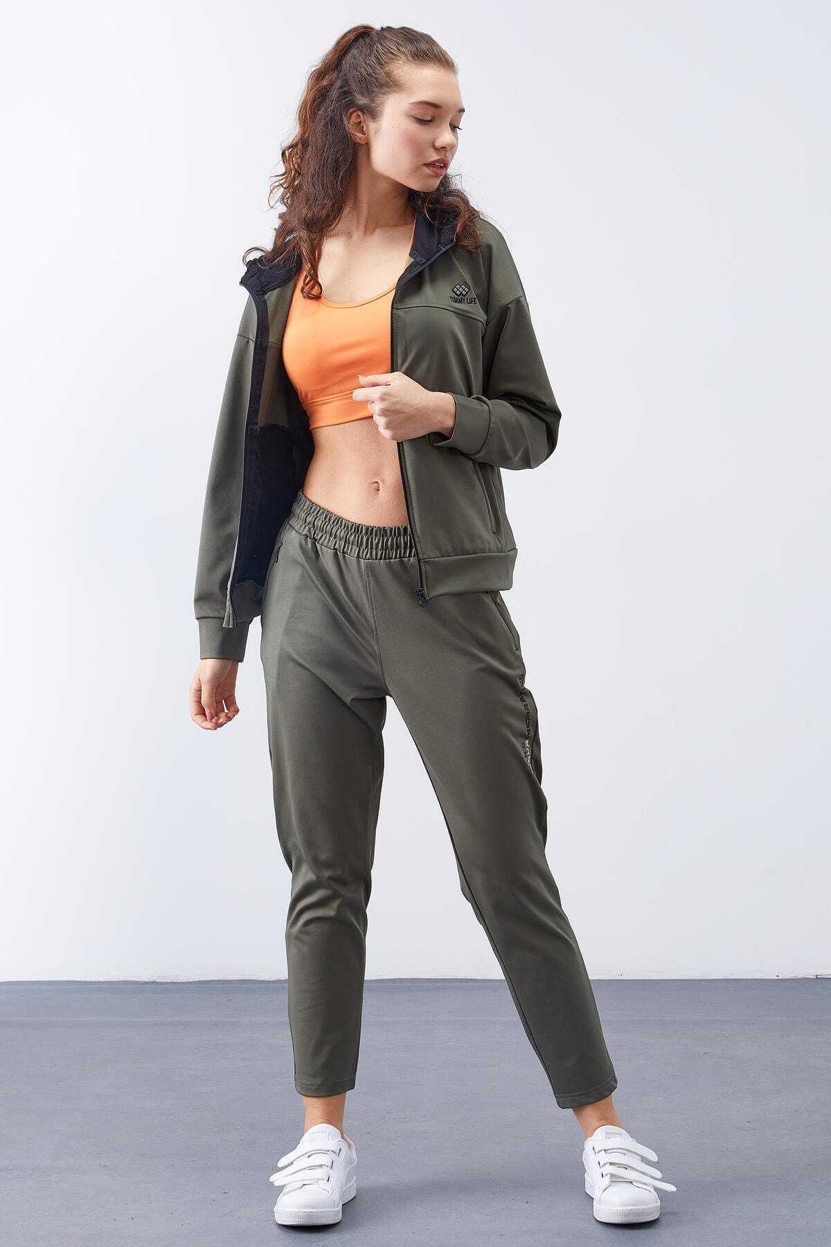 ست لباس ورزشی پارچه ای غواصی زنانه کلاهدار چاغلا با جزئیات جیب مخفی - 95306