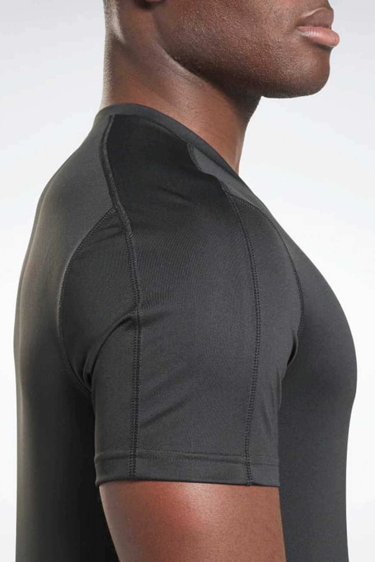 تیشرت آستین کوتاه مردانه قرمز