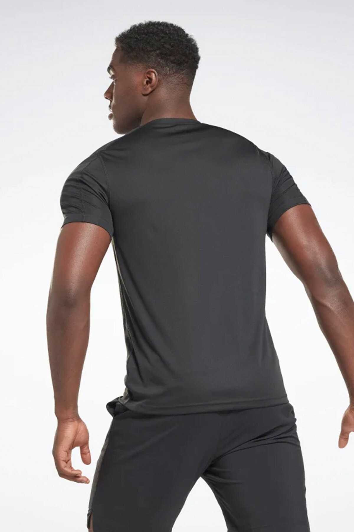 تیشرت آستین کوتاه مردانه قرمز