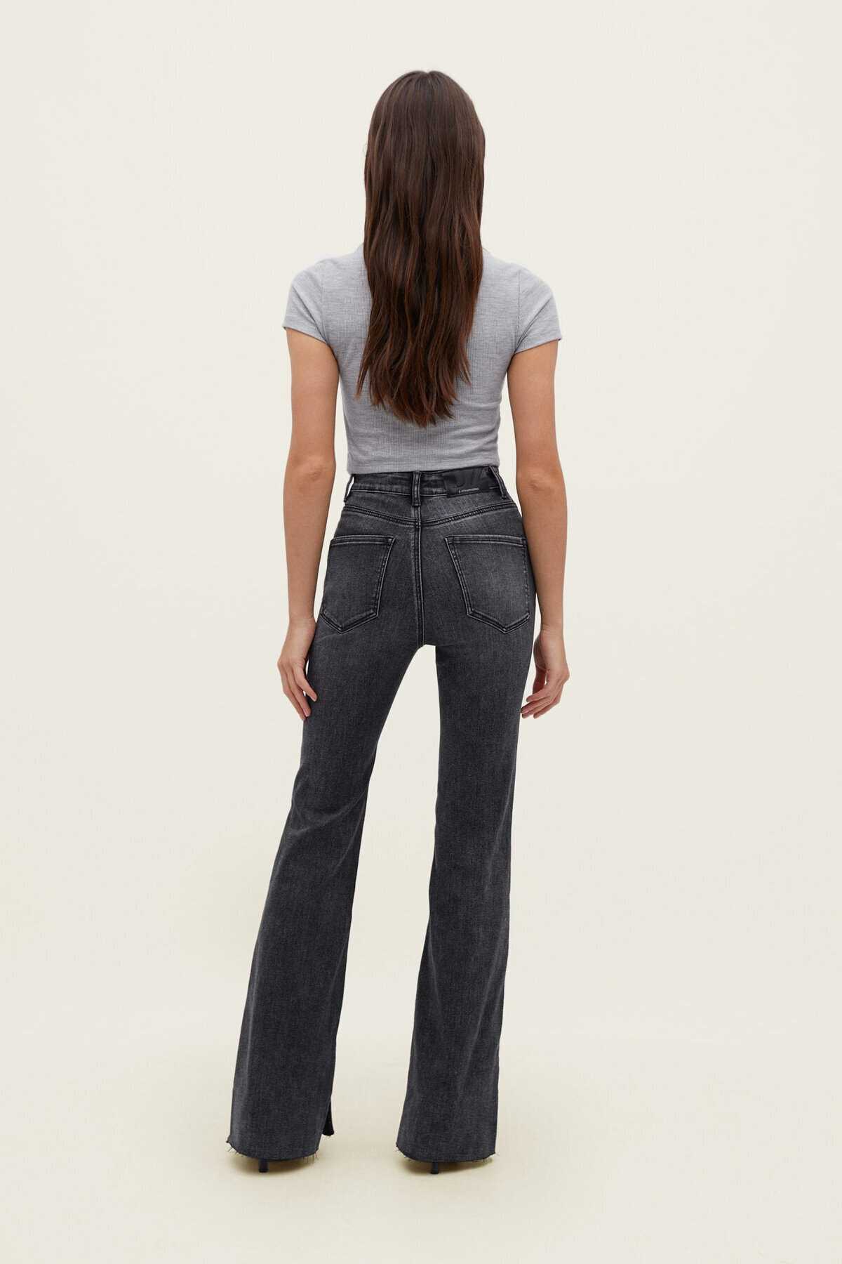 شلوار جین باریک باریک