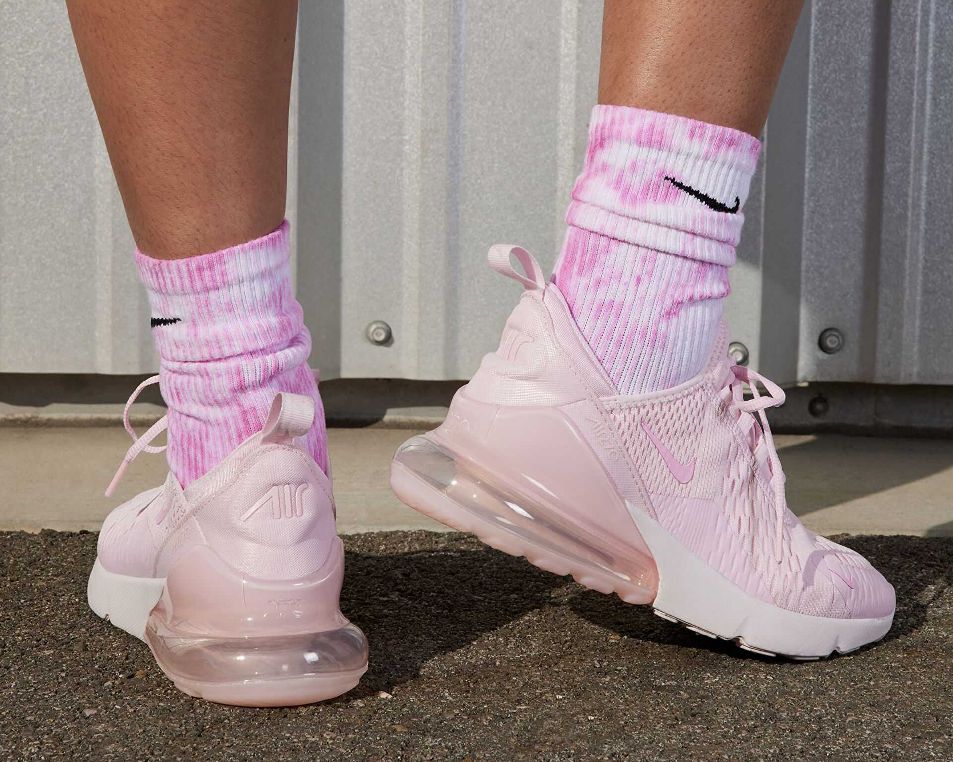 کفش های روزانه W Air Max 270