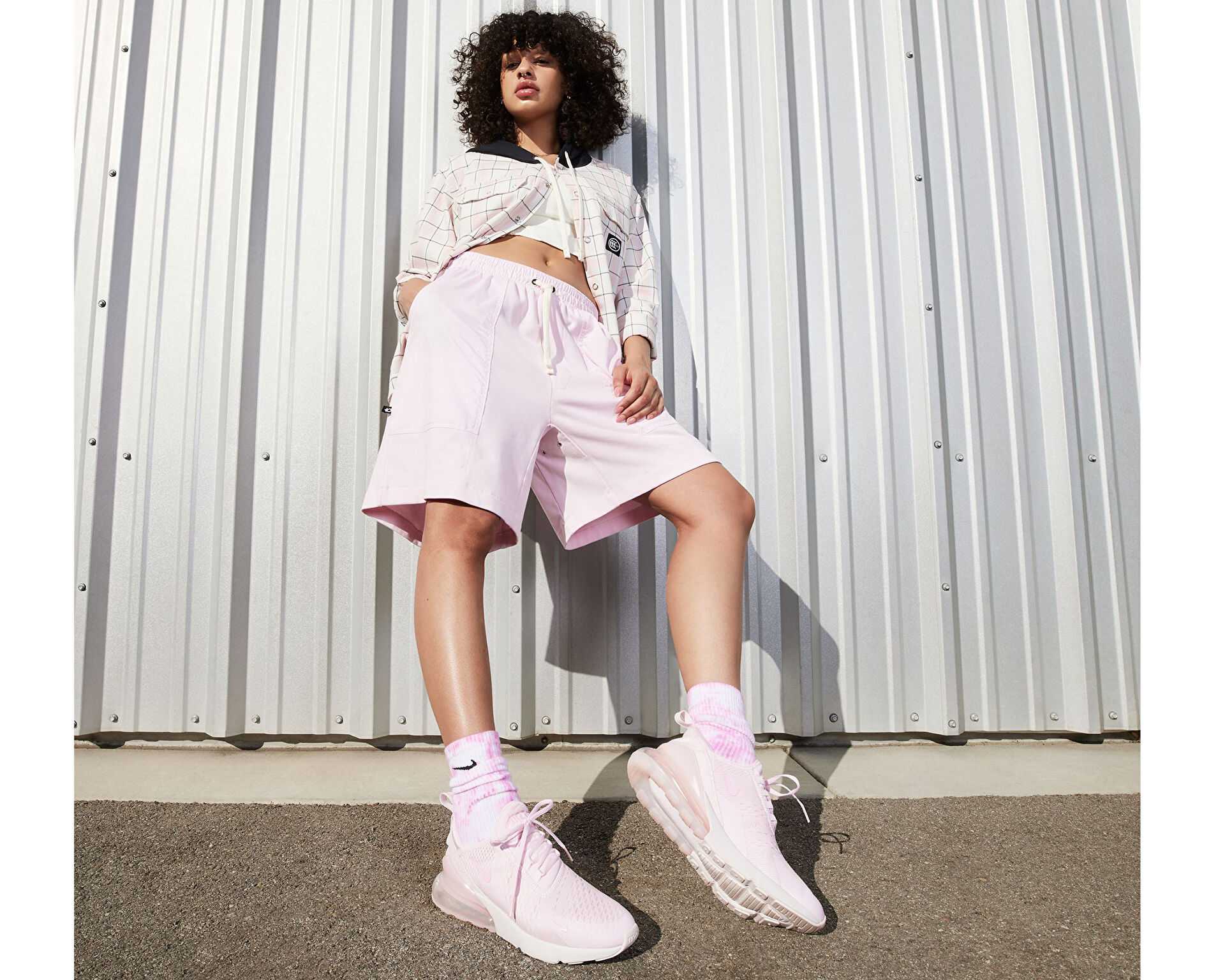 کفش های روزانه W Air Max 270