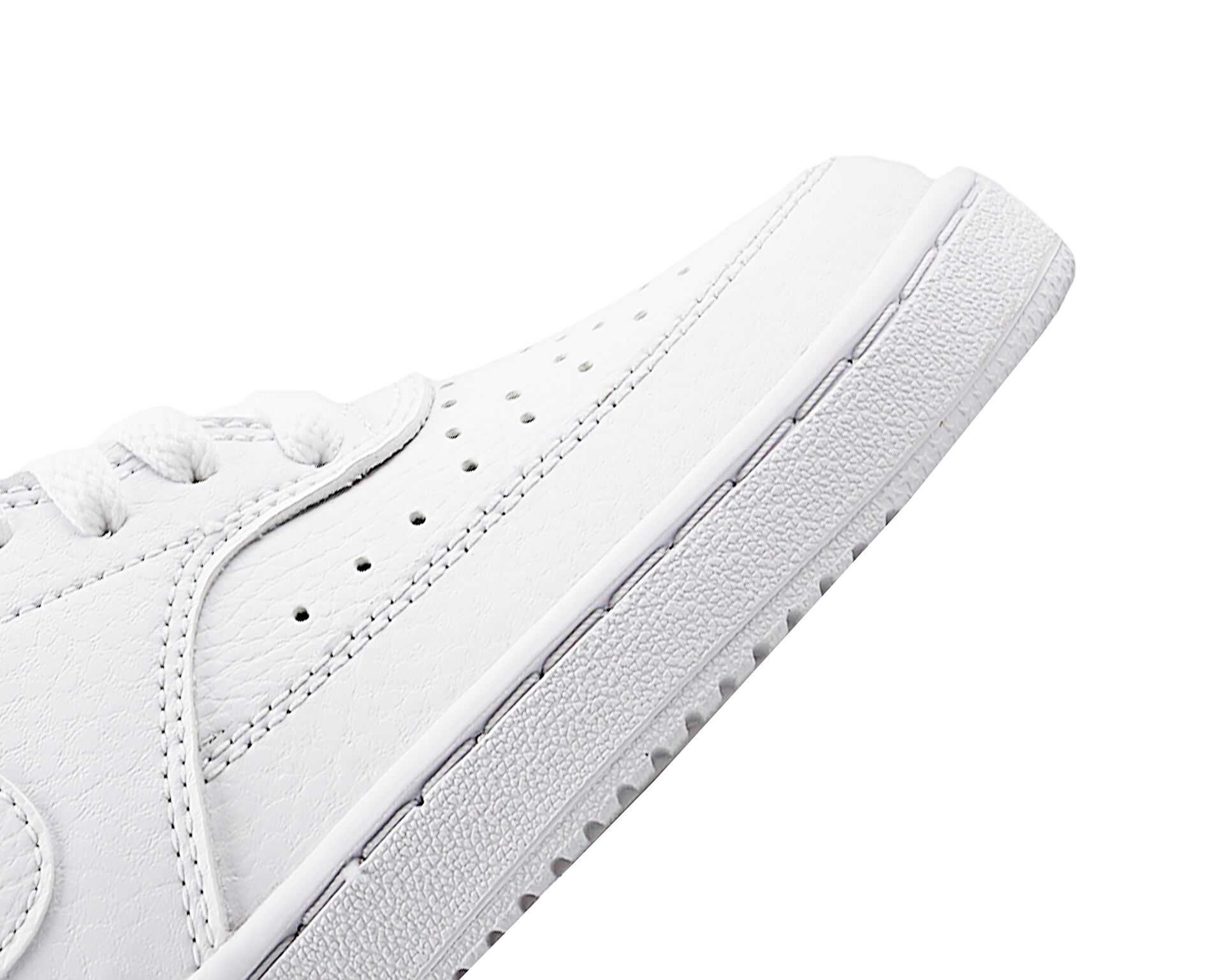 کفش های روزانه Nike Court Vision Mid Winter
