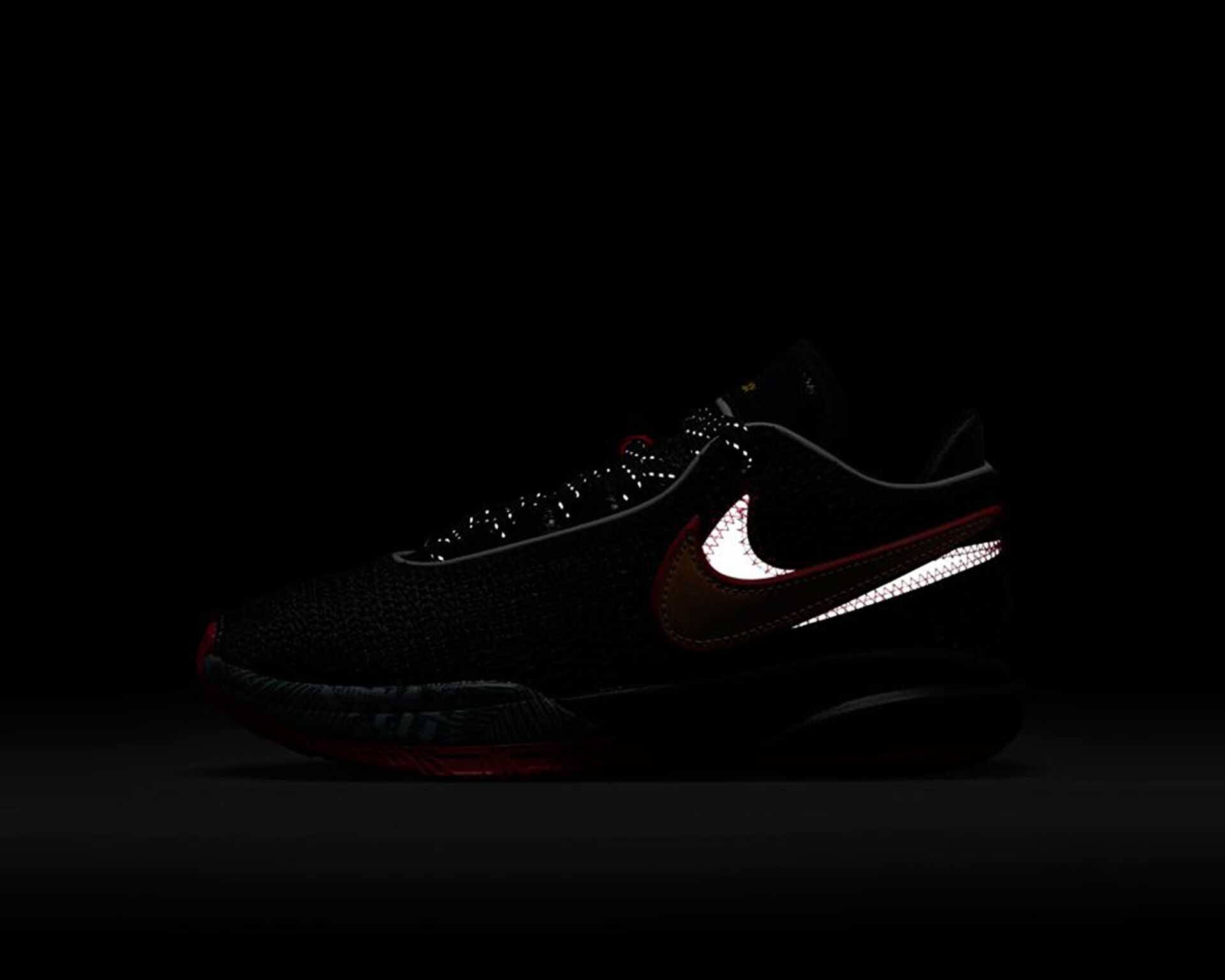 کفش های بسکتبال Lebron Xx