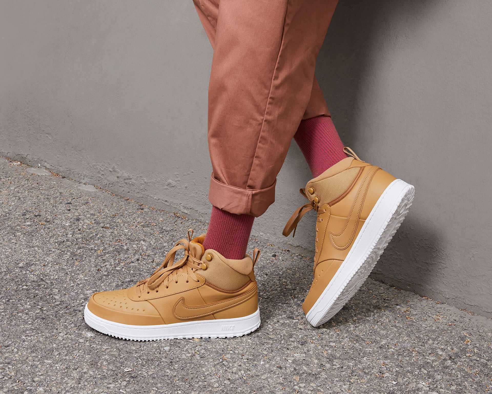 کفش های روزانه Nike Court Vision Mid Winter