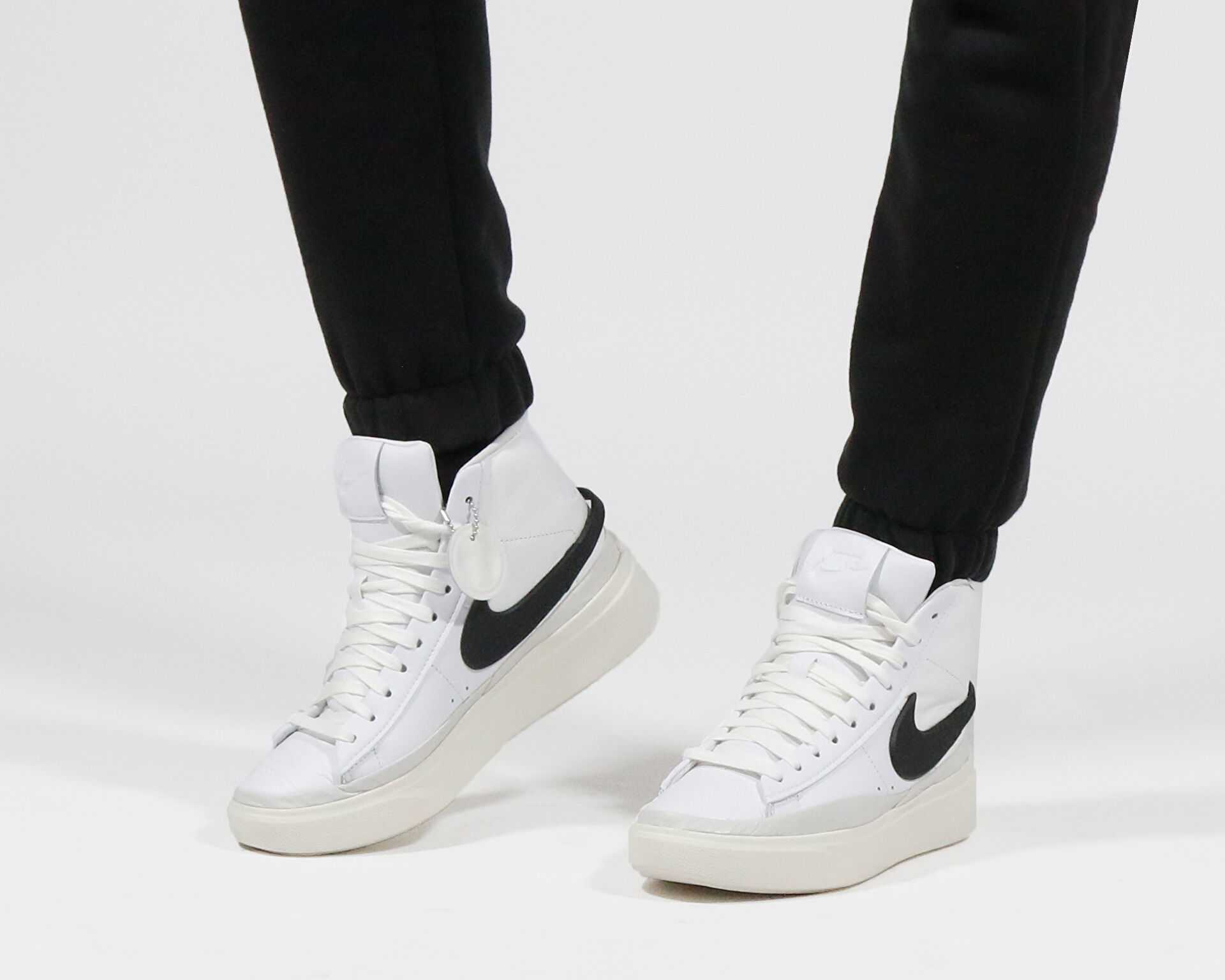 کفش های روزانه W Blazer Mid '77