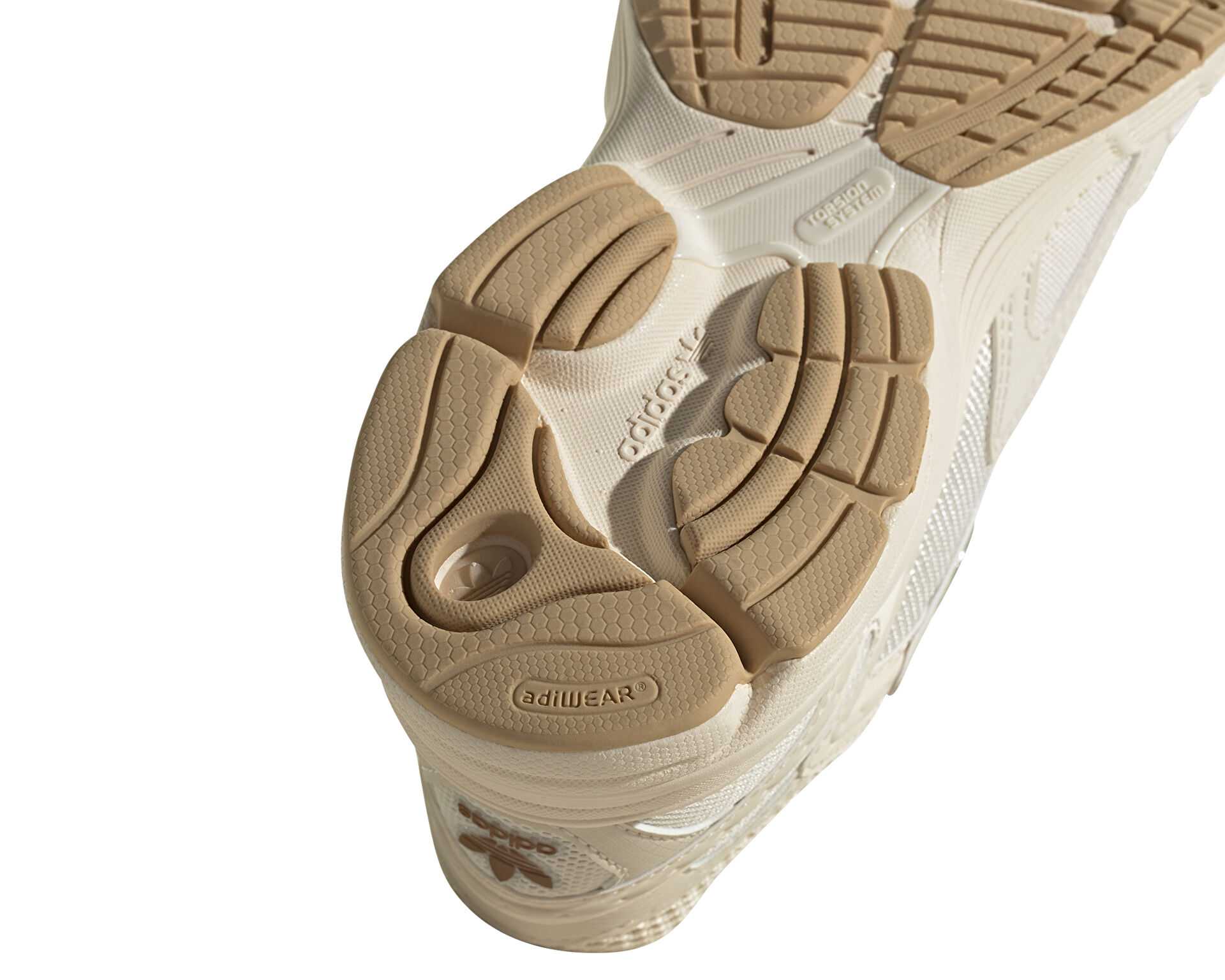 کفش های روزانه Adidas Astir W