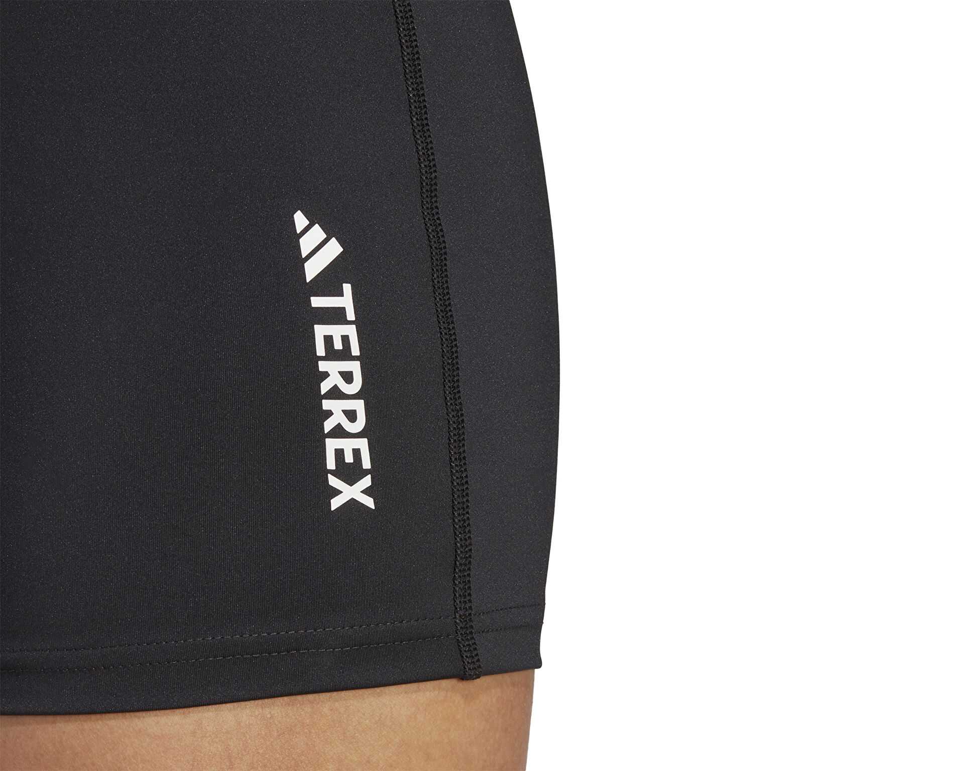 لباس ورزشی W Mt Shorts