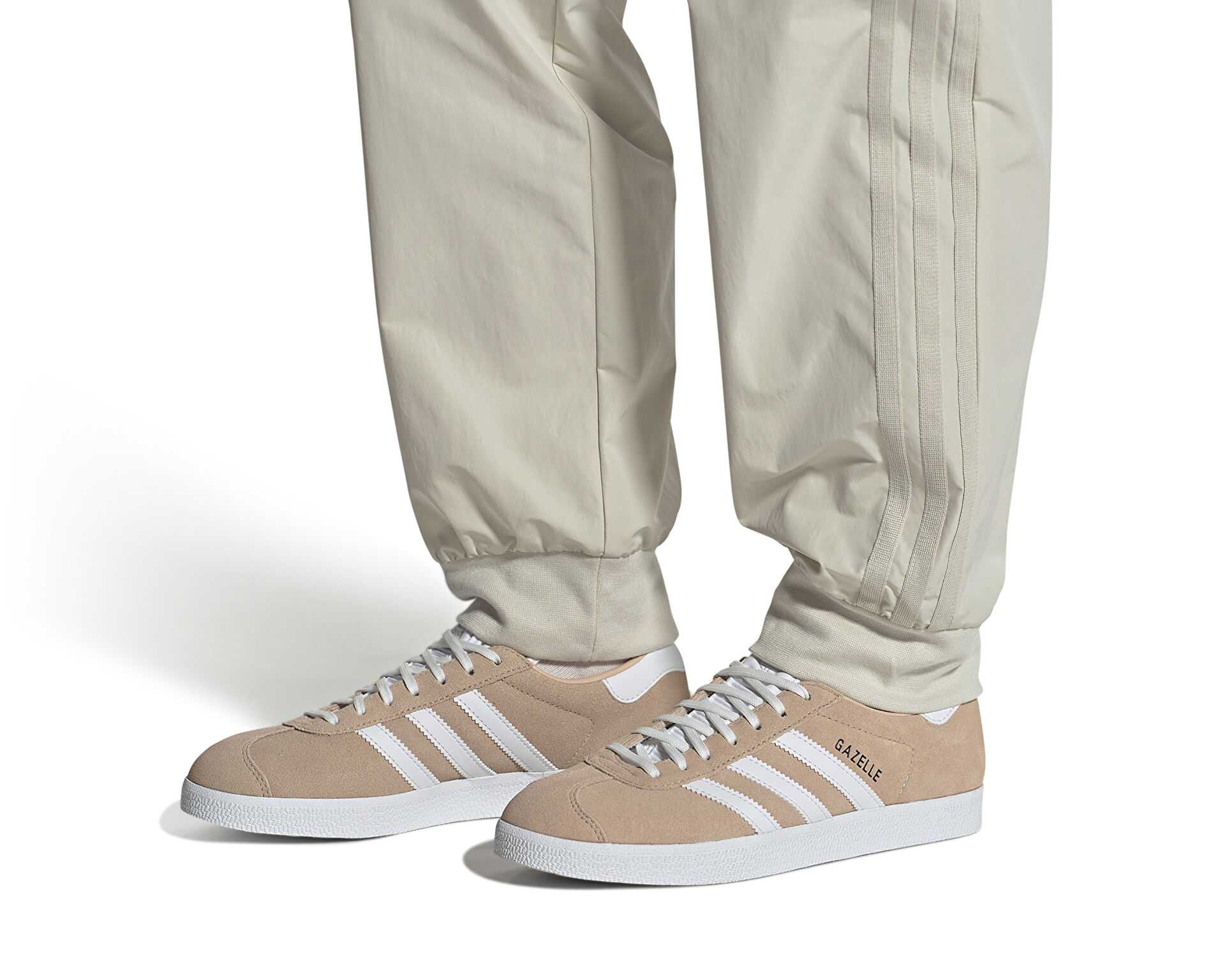 کفش های روزانه Adidas Gazelle 85