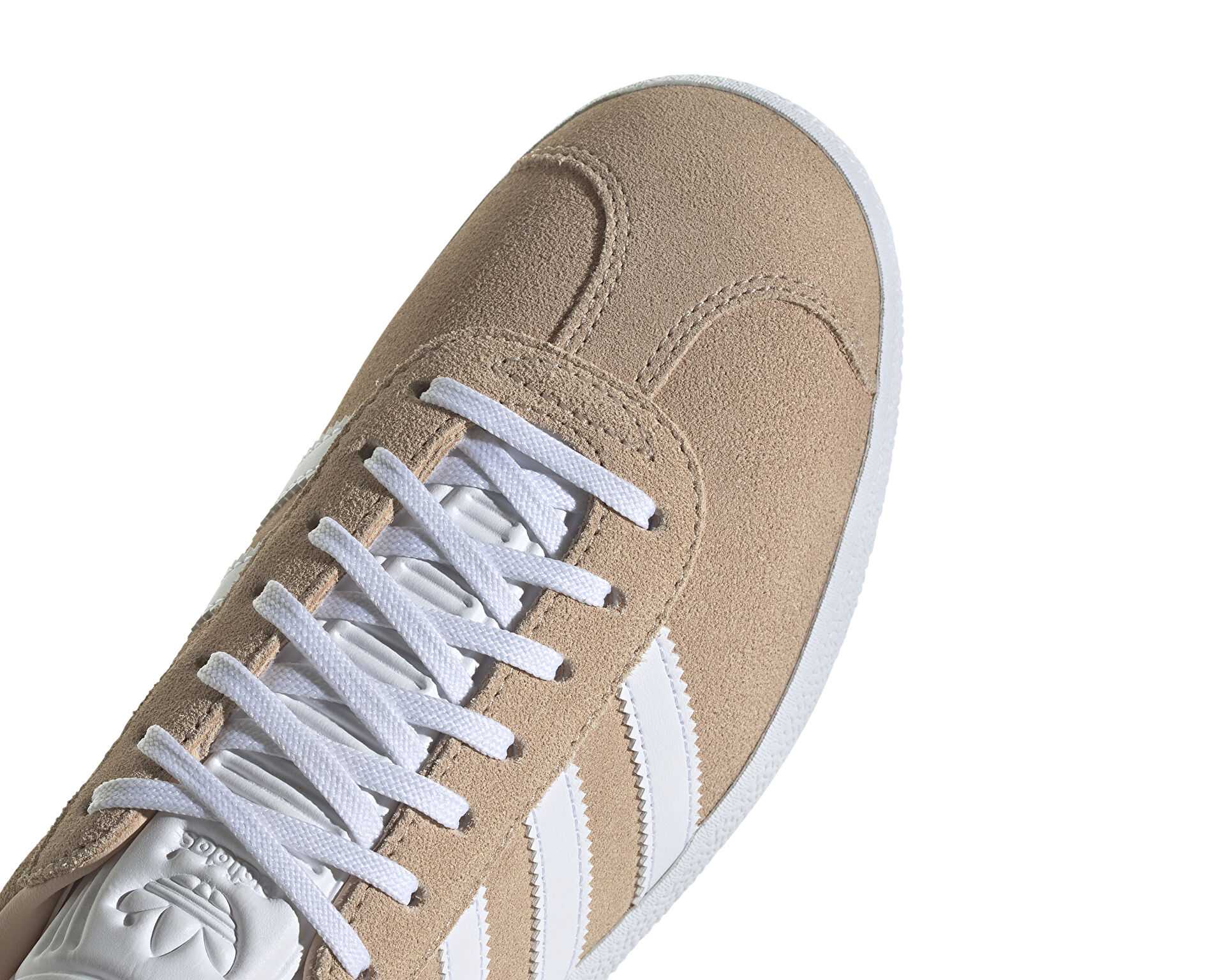 کفش های روزانه Adidas Gazelle 85