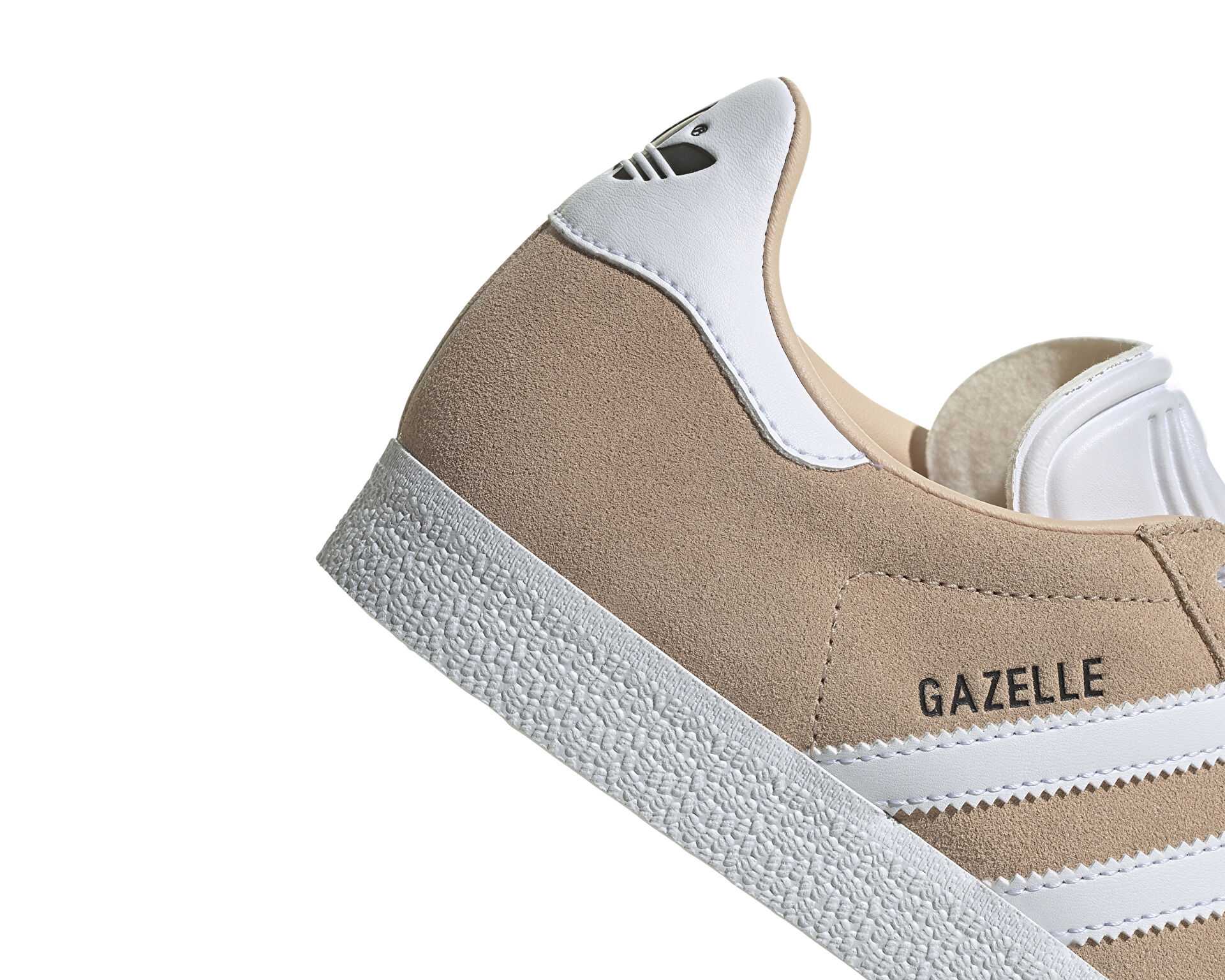 کفش های روزانه Adidas Gazelle 85