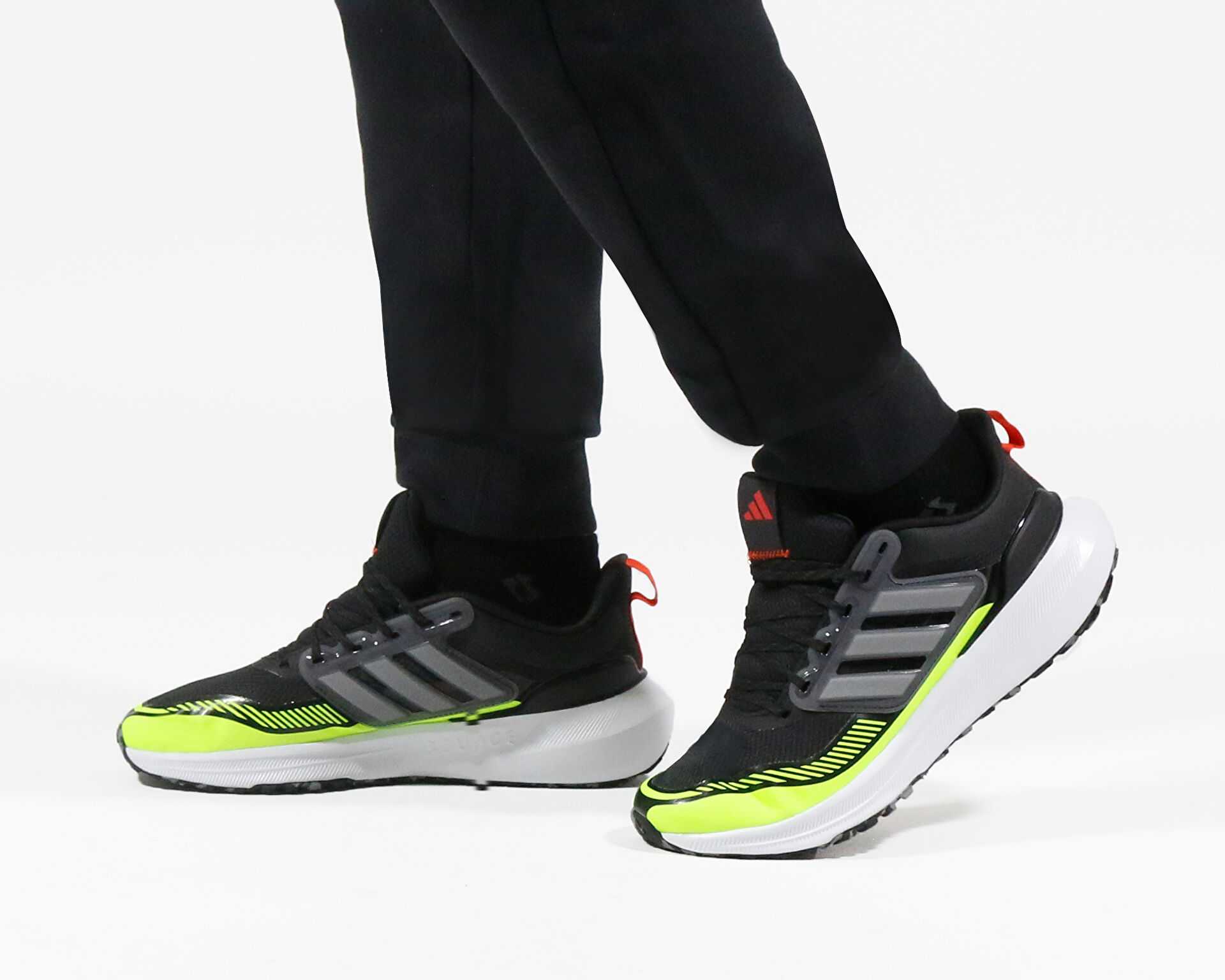 کفش دویدن Ultrabounce W