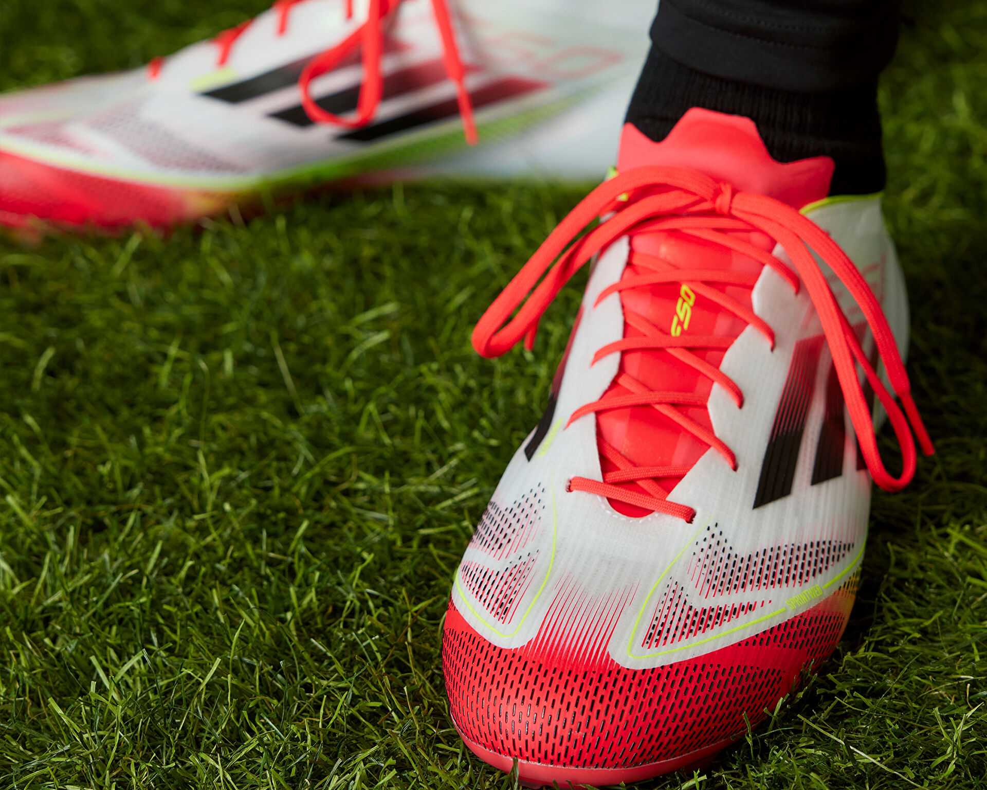 کفش های زمینی شرکت فوتبال Adidas F50 Elite Fg Messi