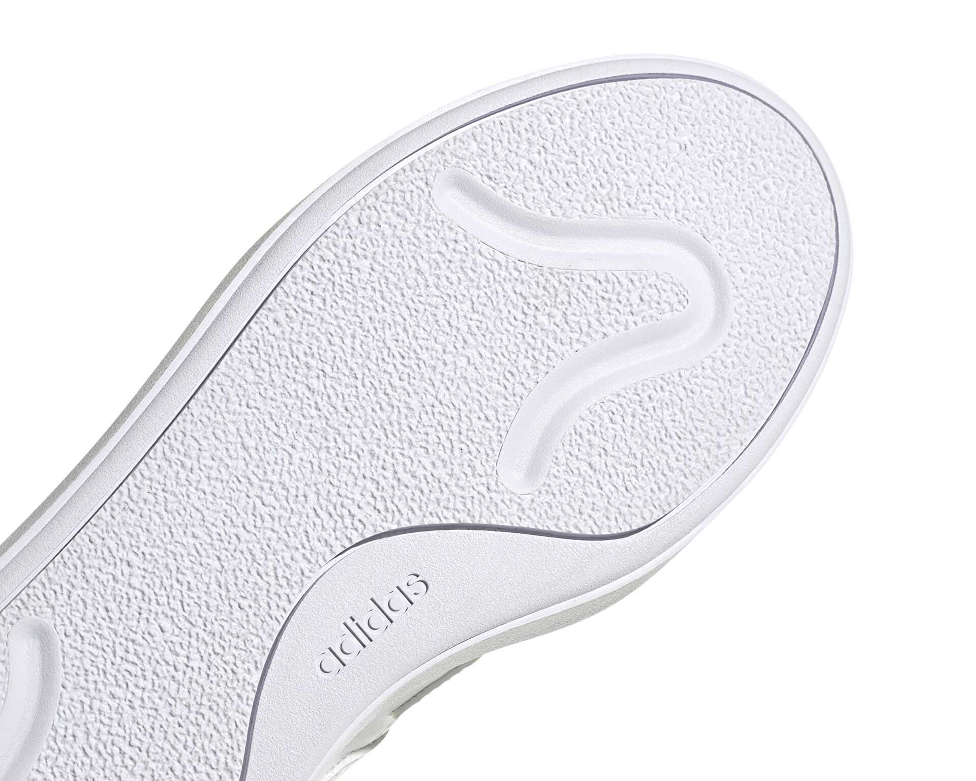 کفش های روزانه Adidas Courtblock