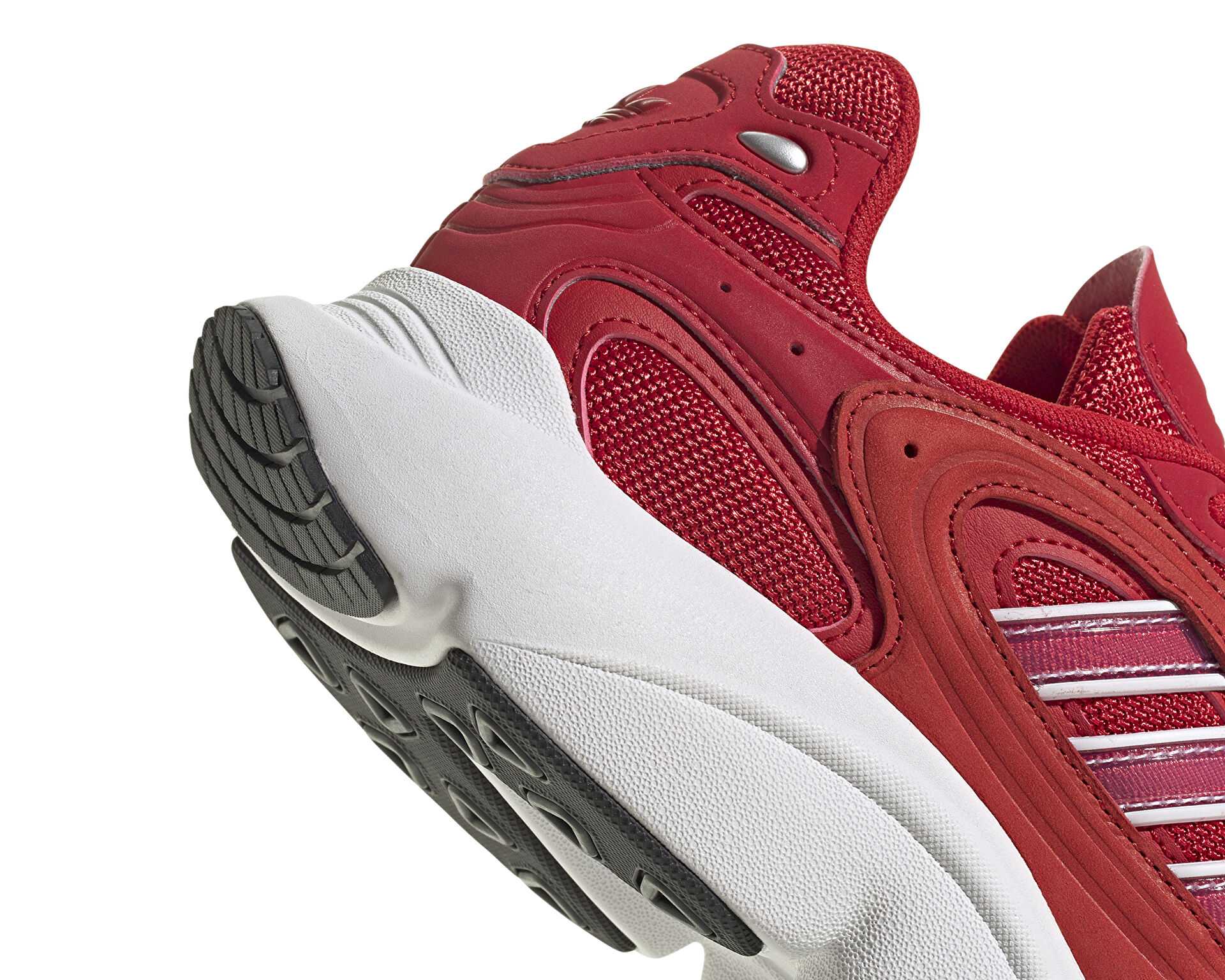 کفش های روزانه Adidas Ozmillen