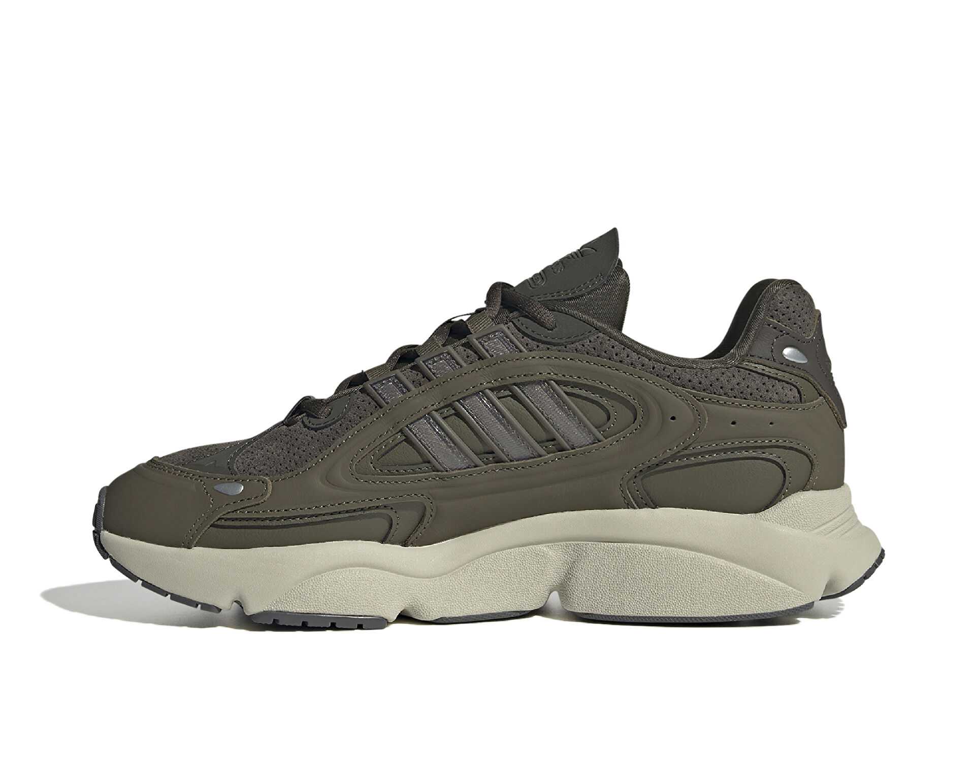 کفش های روزانه Adidas Ozmillen
