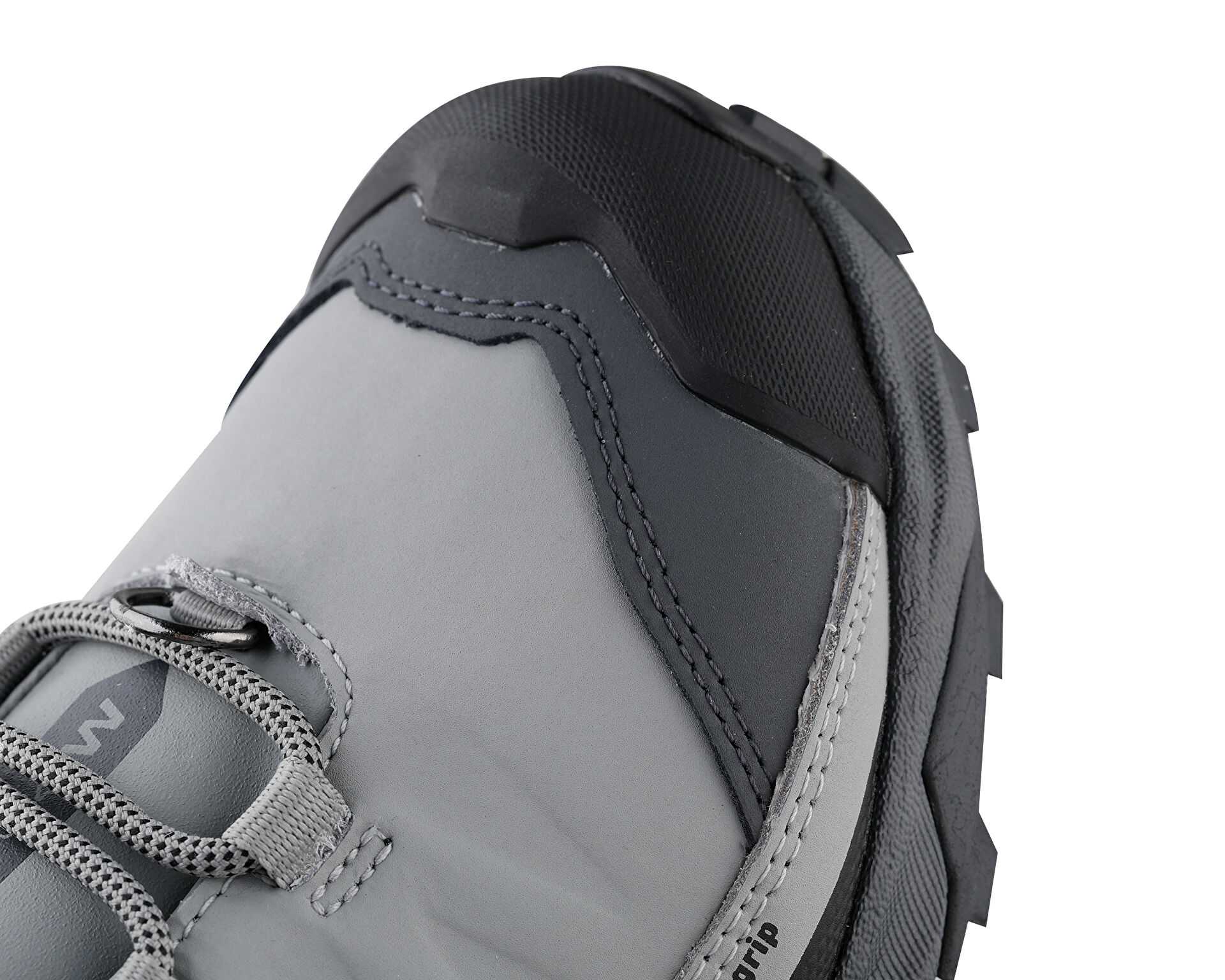 چکمه و کفش کوهنوردی X Ultra 4 Mid Gtx