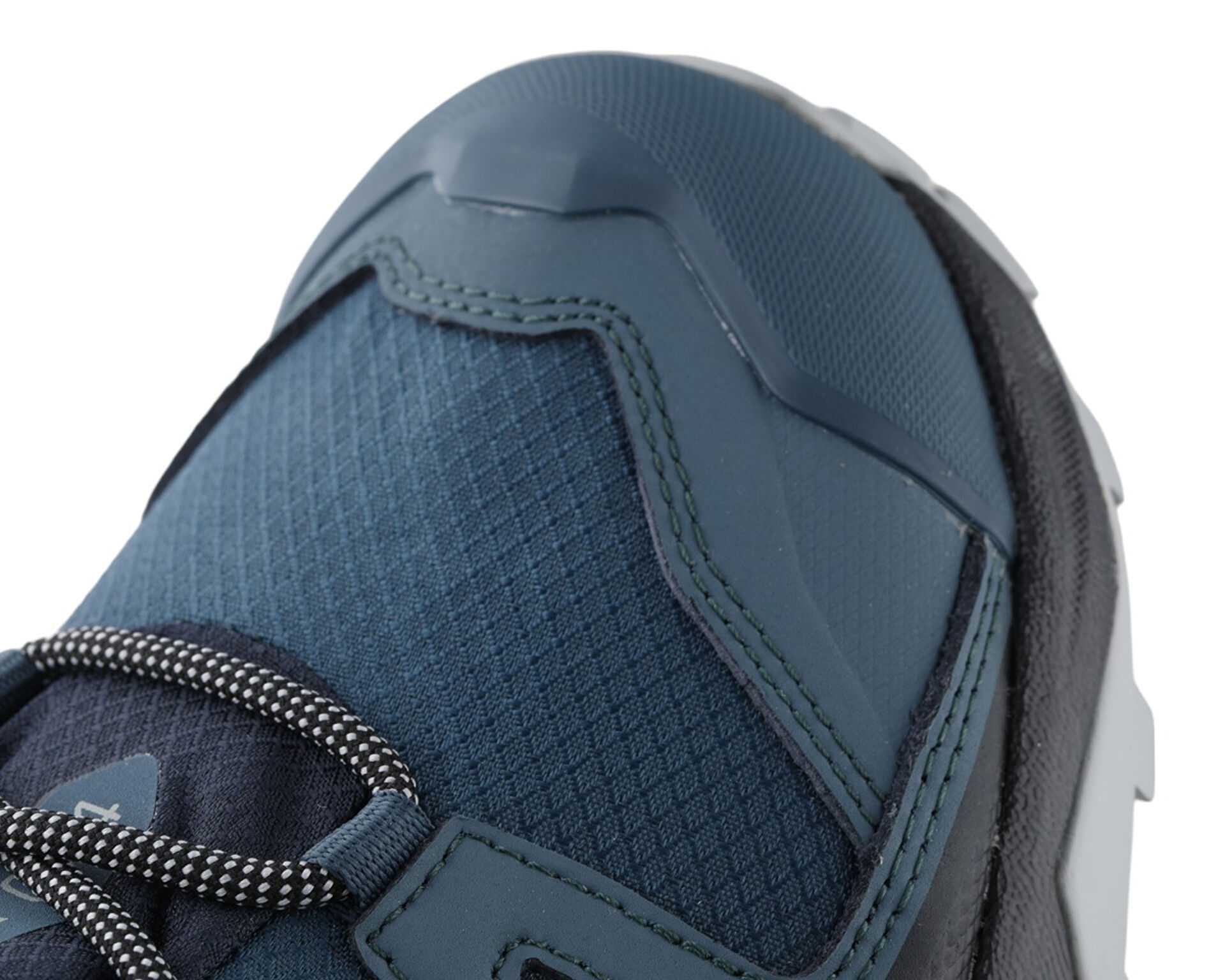 چکمه و کفش کوهنوردی X Ultra 4 Mid Gtx