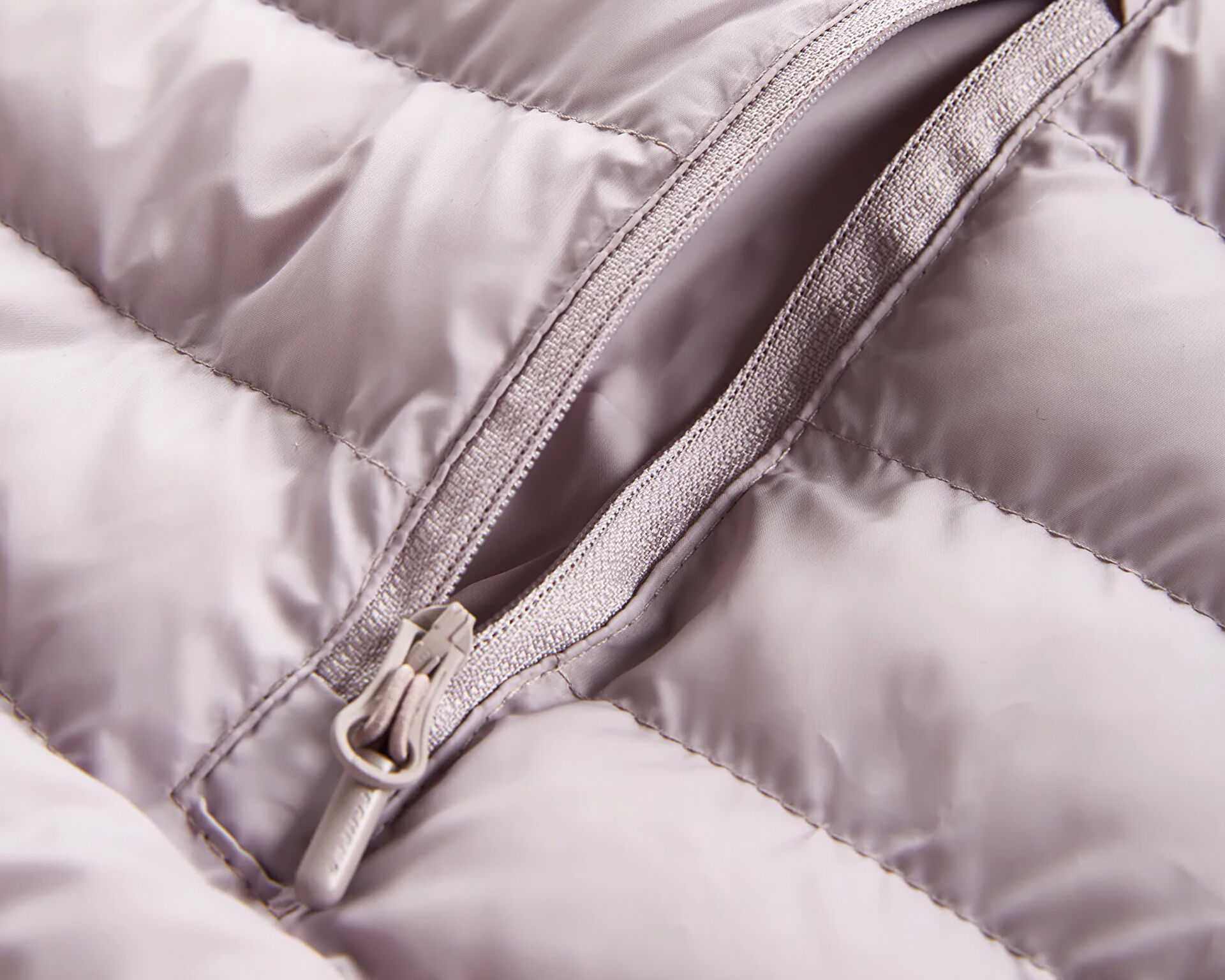 جلیقه M Essential Vest