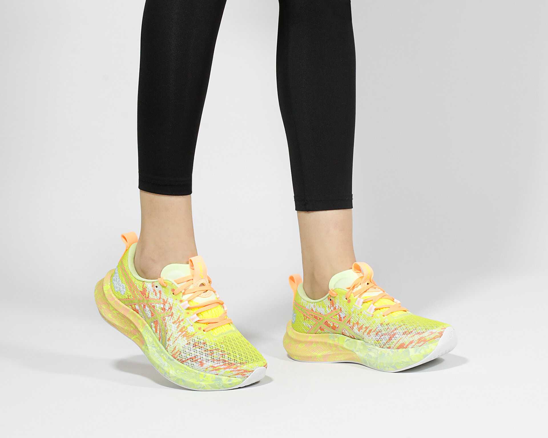 کفش دویدن Asics Noosa Tri 16