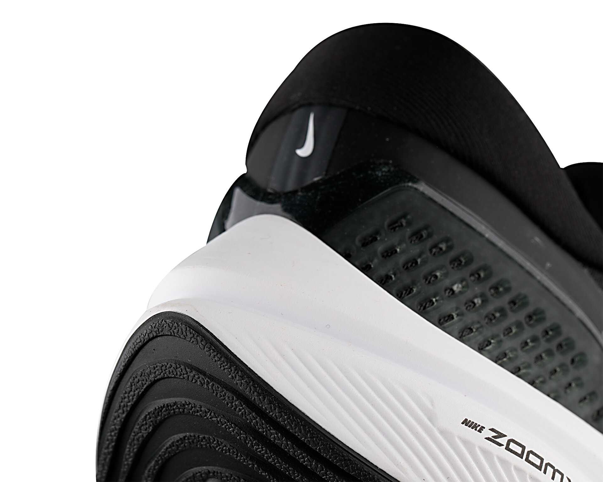 کفش دویدن Air Zoom Vomero 16