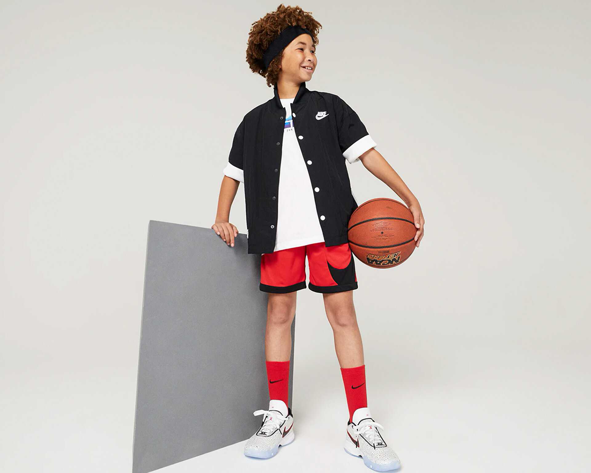 کفش بسکتبال جوانان Nike Lebron Xxı