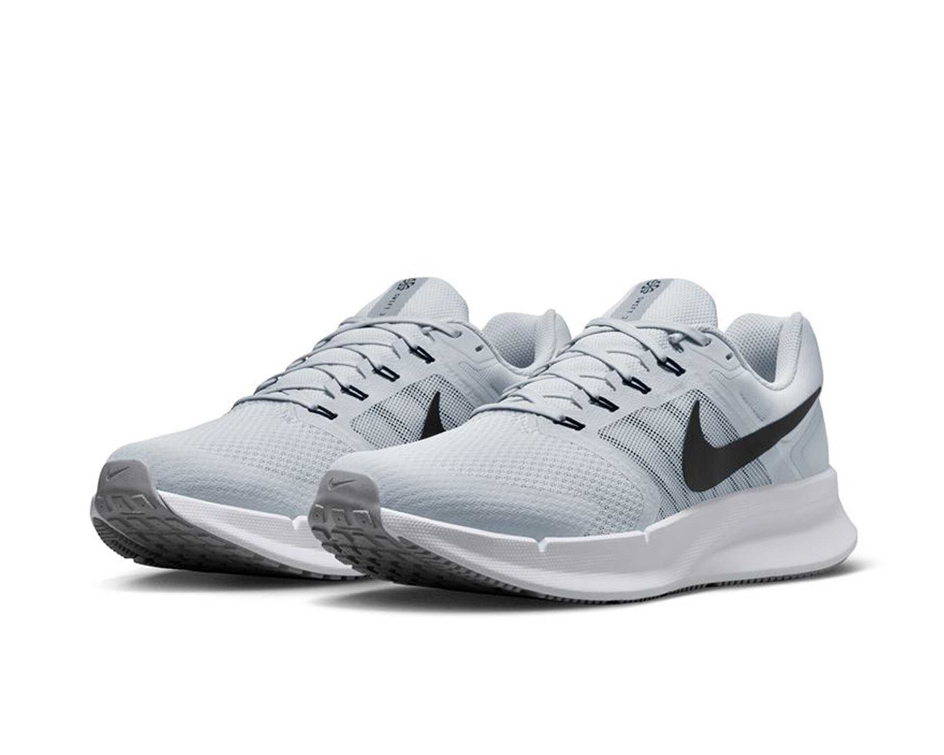 کفش دویدن Nike Run Swift 3