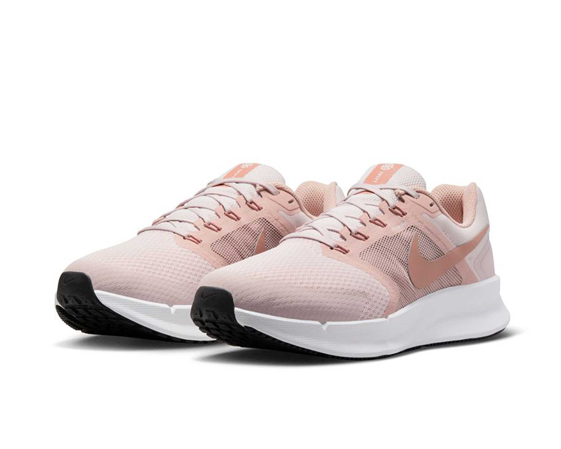 کفش دویدن Nike Run Swift 3