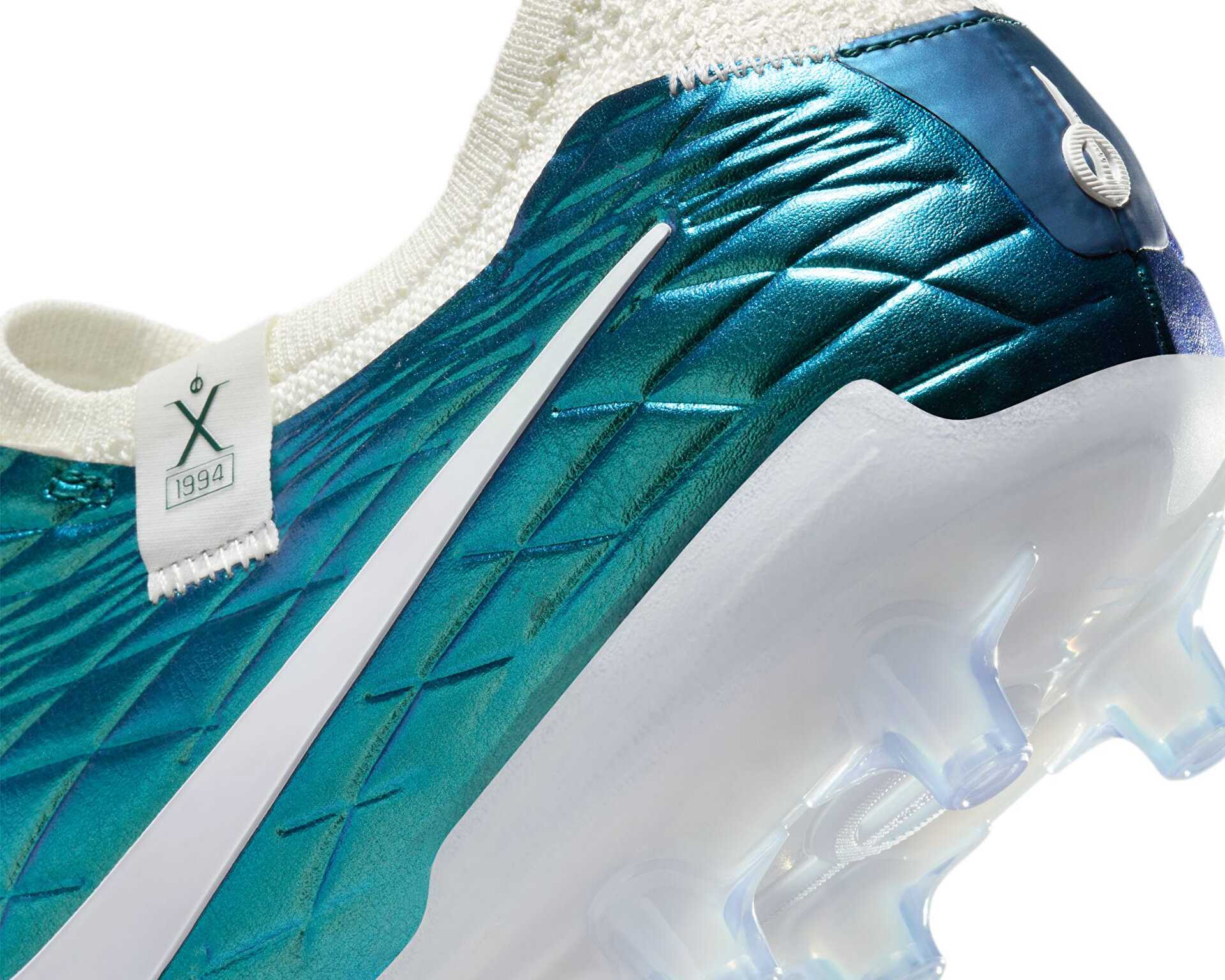 کفش فوتبال با زمین نرم Tiempo Legend 10 Elite