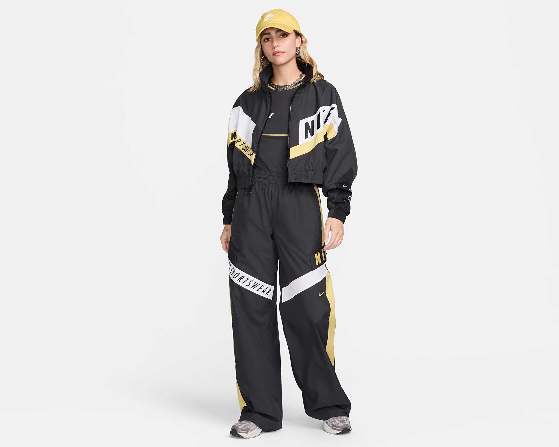 کت غیر رسمی Nike W Nsw Jkt Wvn Street Sw