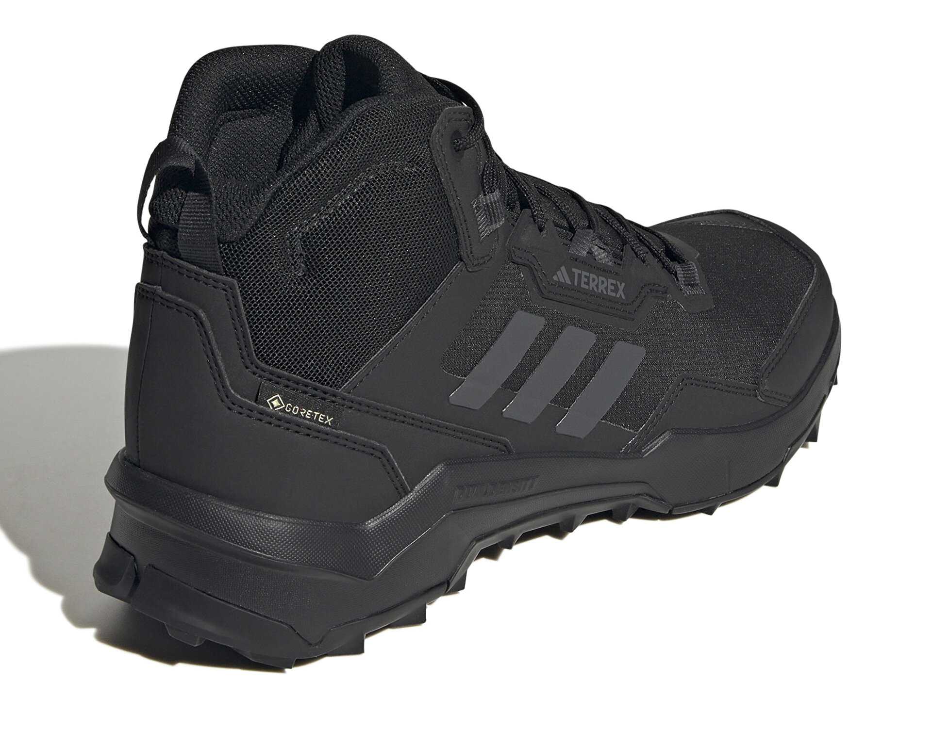 چکمه و کفش کوهنوردی Terrex Ax4 Mid Gtx W