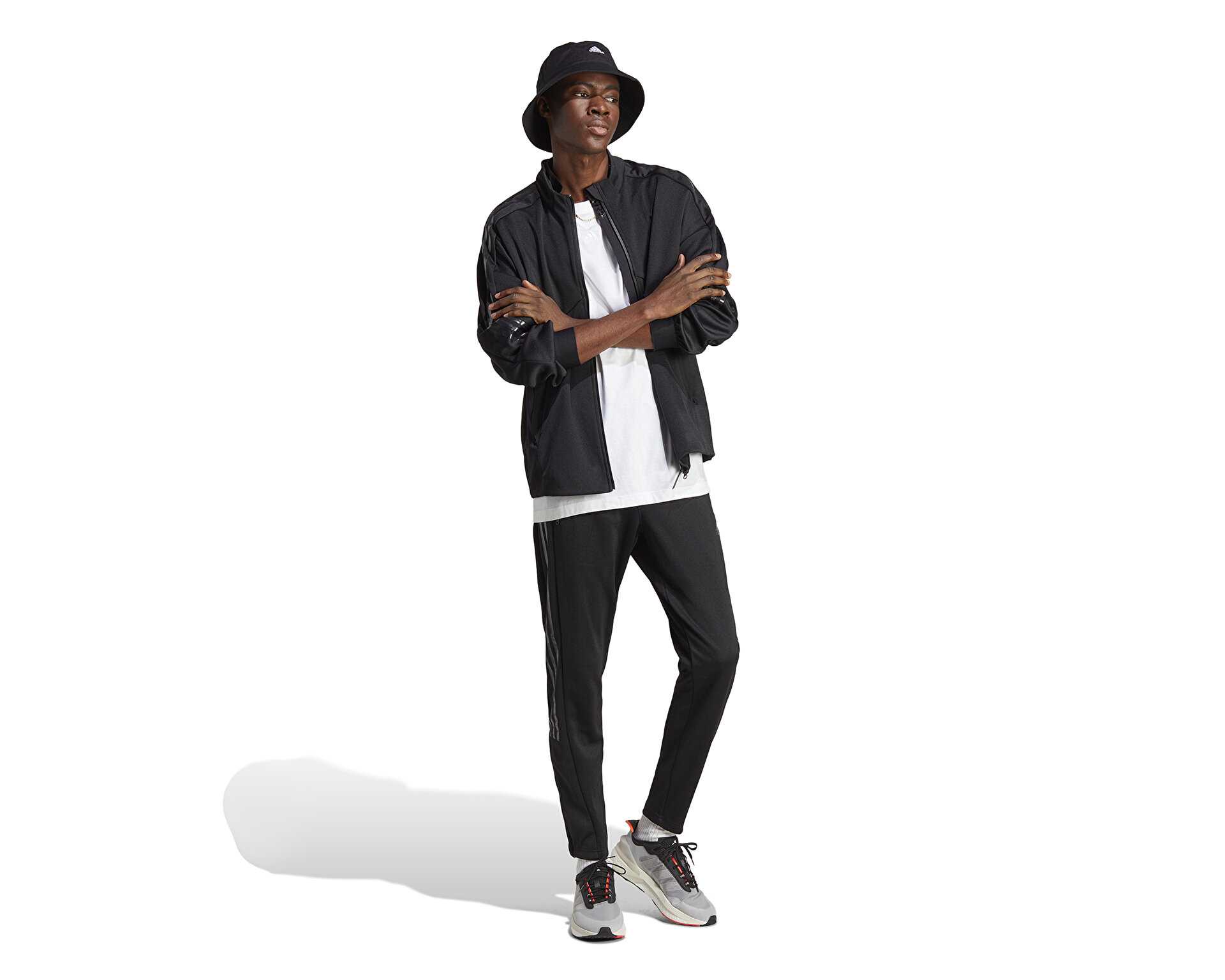 لباس ورزشی روزانه M Tiro Tt