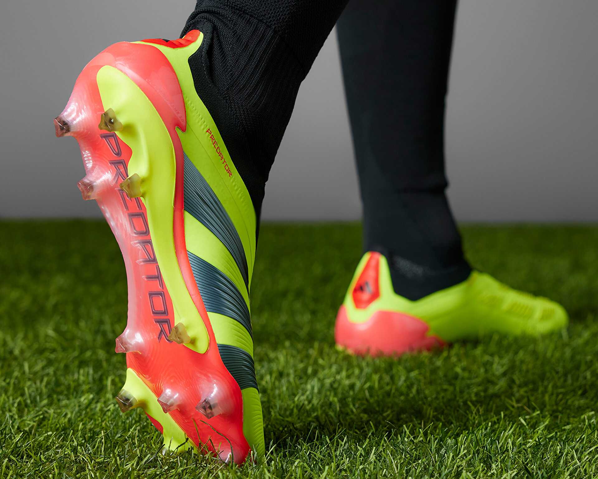 گیره های فوتبال مرطوب / نرم Predator Elite Sg