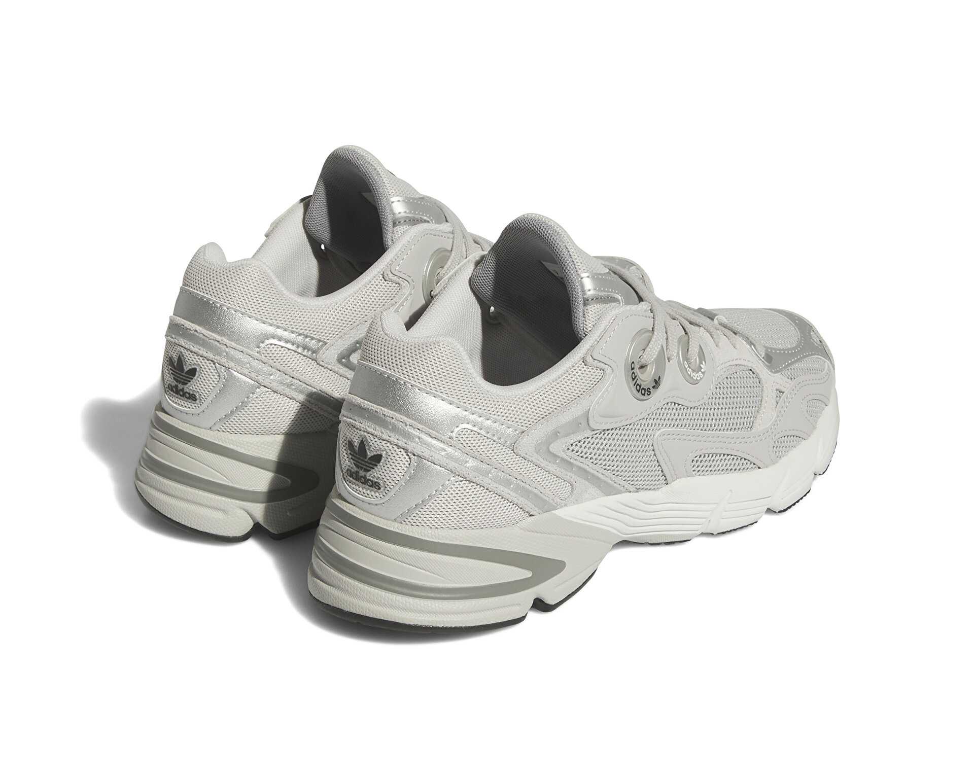 کفش های روزانه Adidas Astır W