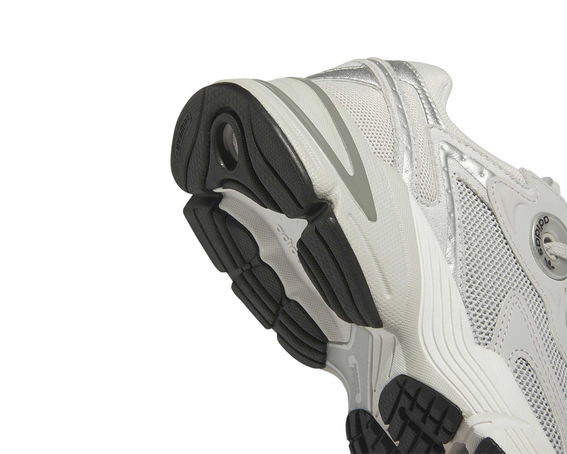 کفش های روزانه Adidas Astır W