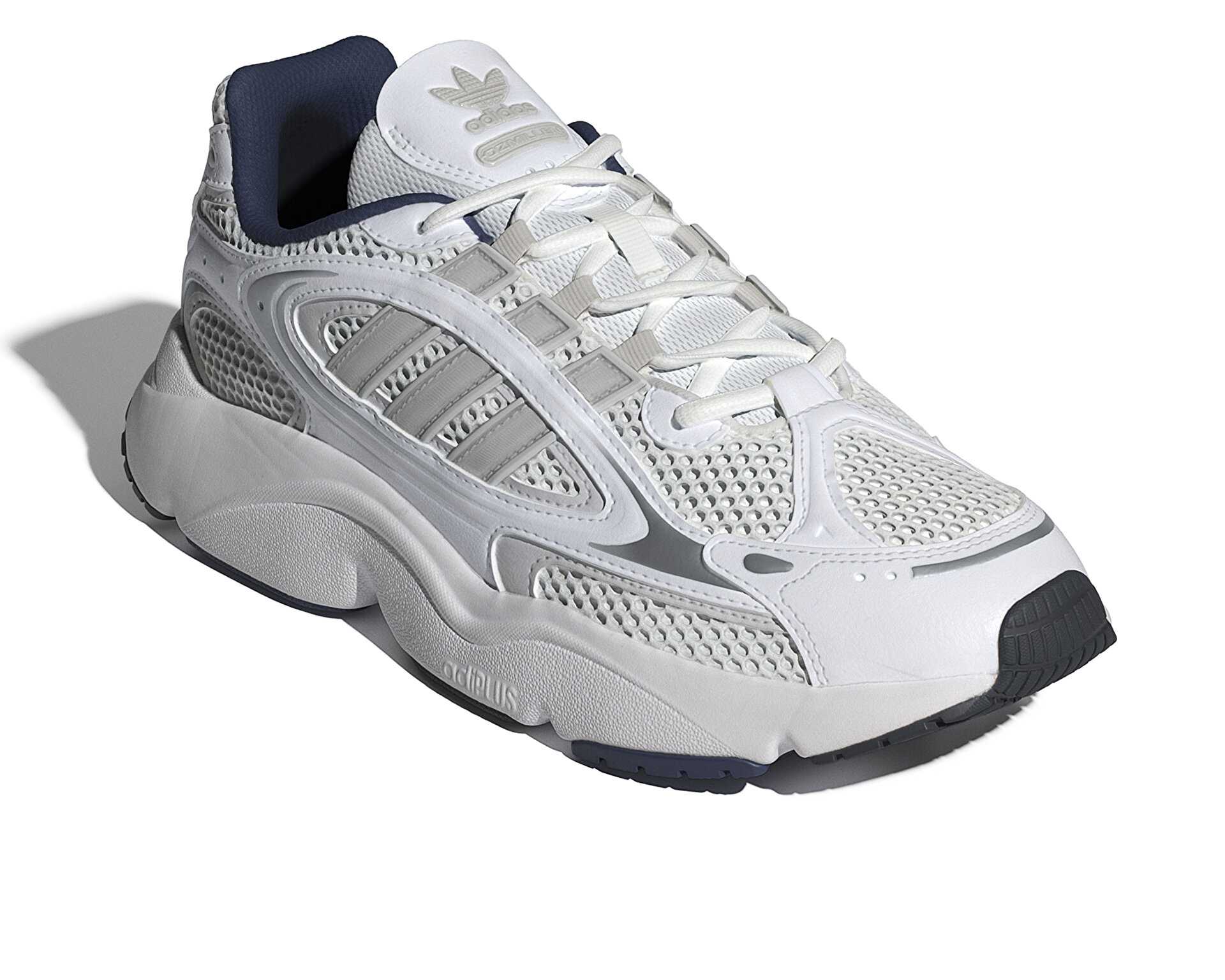 کفش های روزانه Adidas Ozmillen