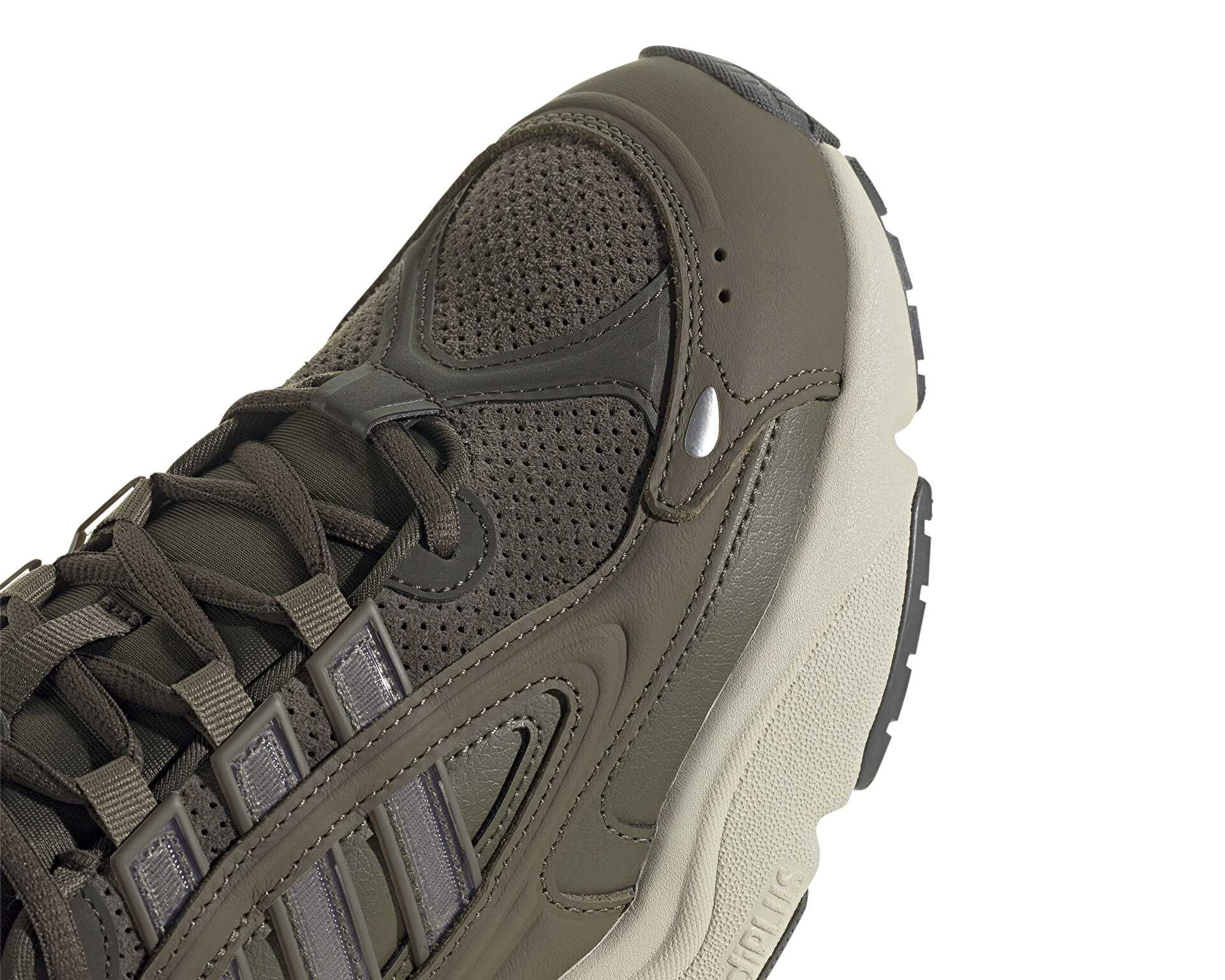 کفش های روزانه Adidas Ozmillen