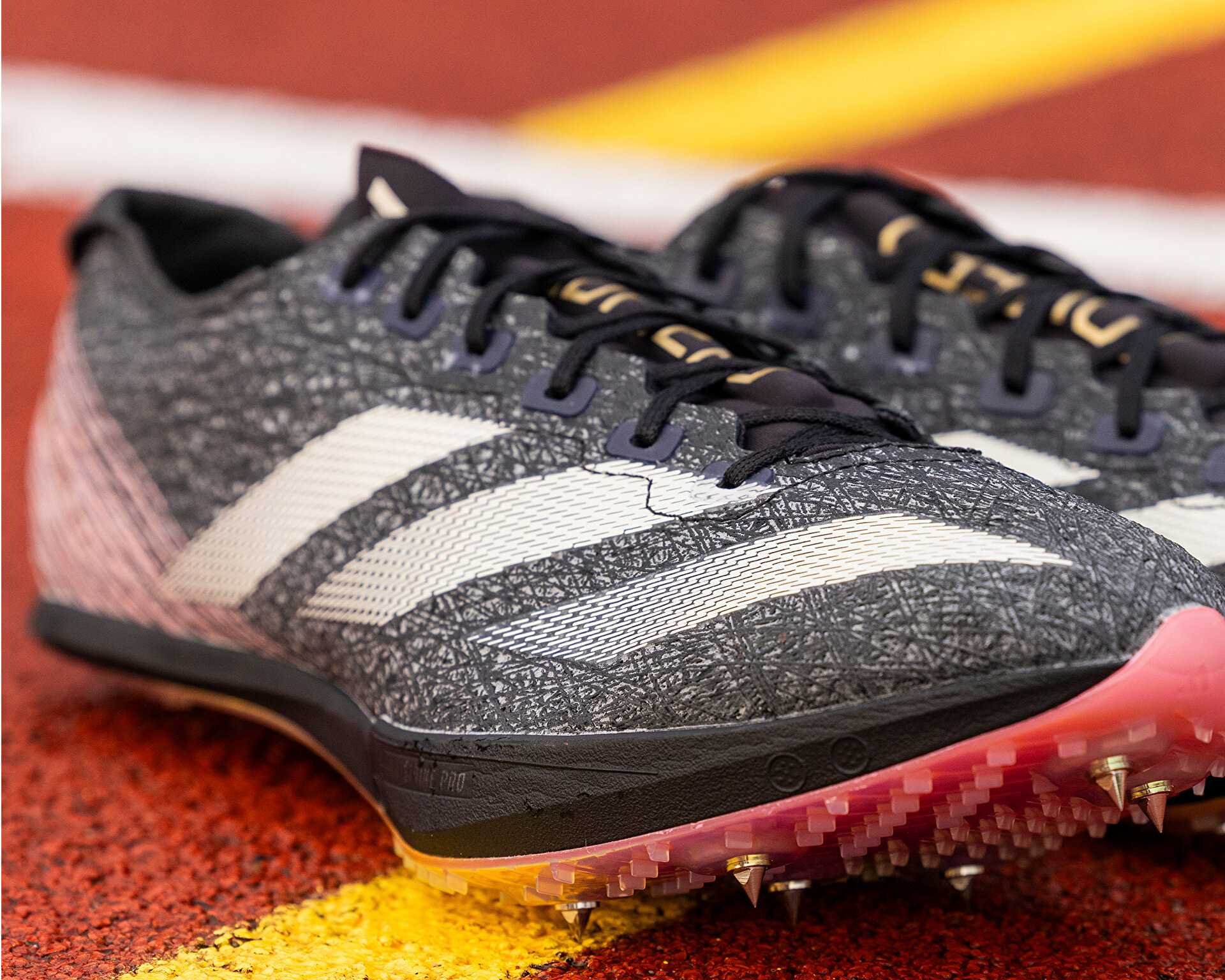 کفش دویدن میخ دار Adidas Adizero Finesse