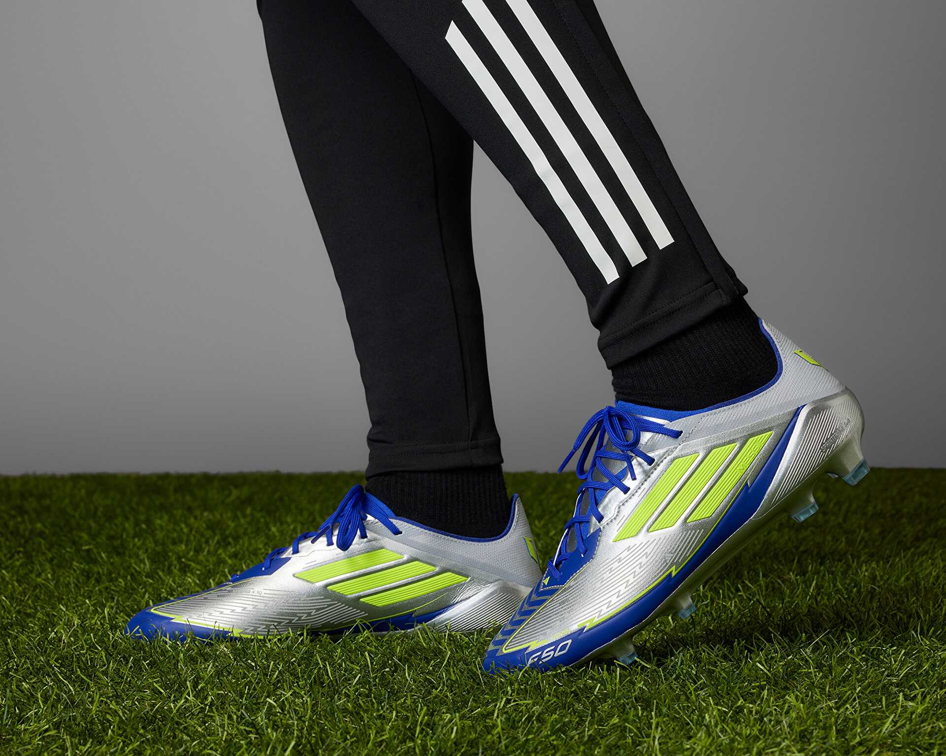 کفش های زمینی شرکت فوتبال Adidas F50 Elite Fg Messi