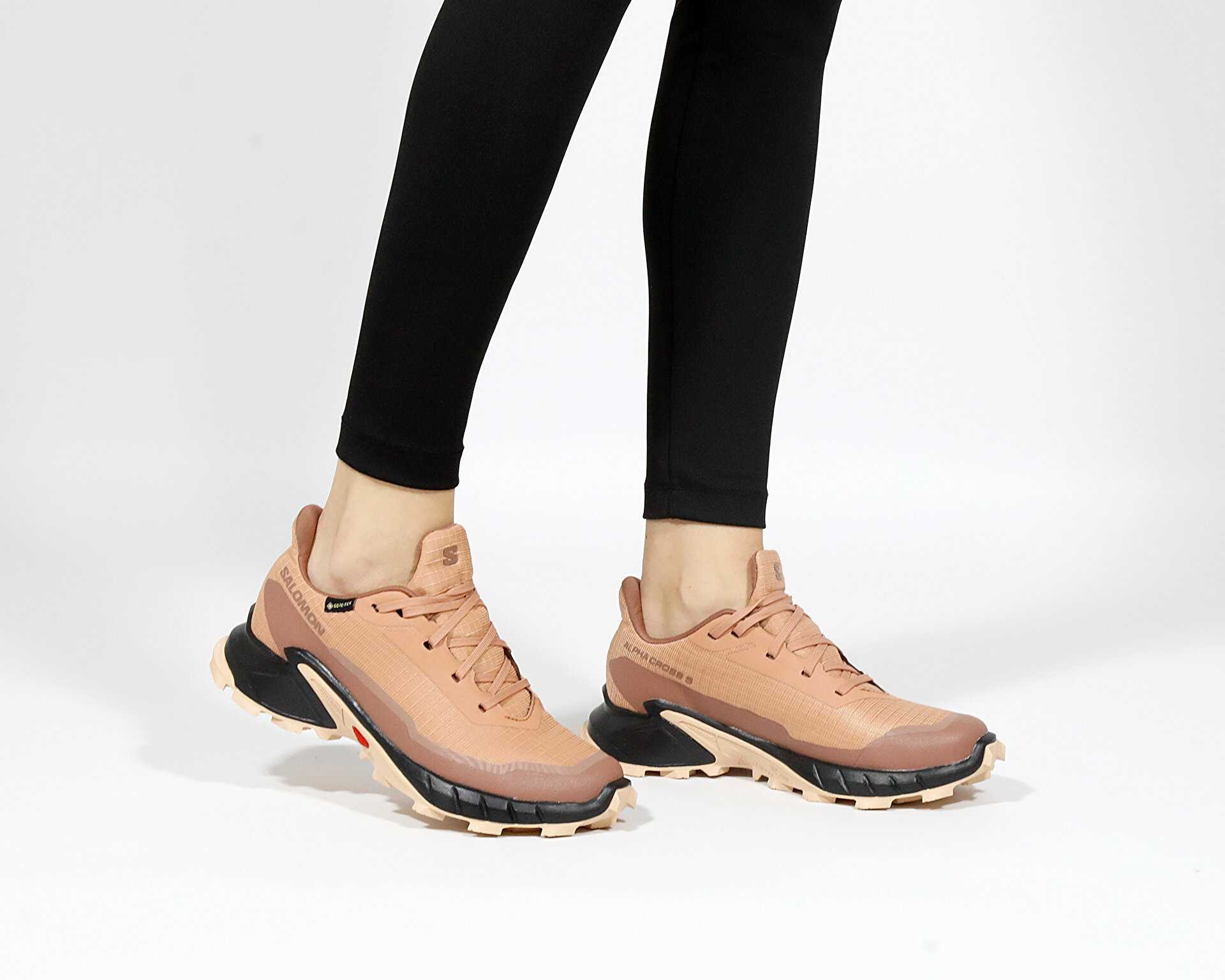 کفش دویدن Alphacross 5 Gtx W