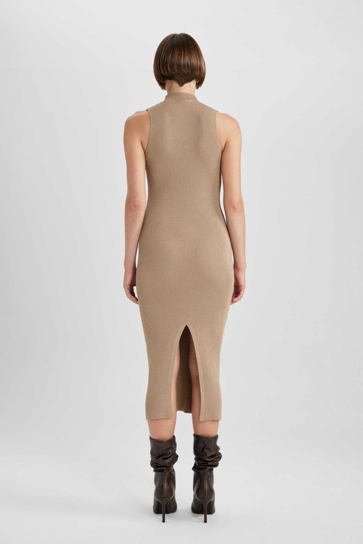 لباس آجدار بدون آستین نیم یقه یقه دار