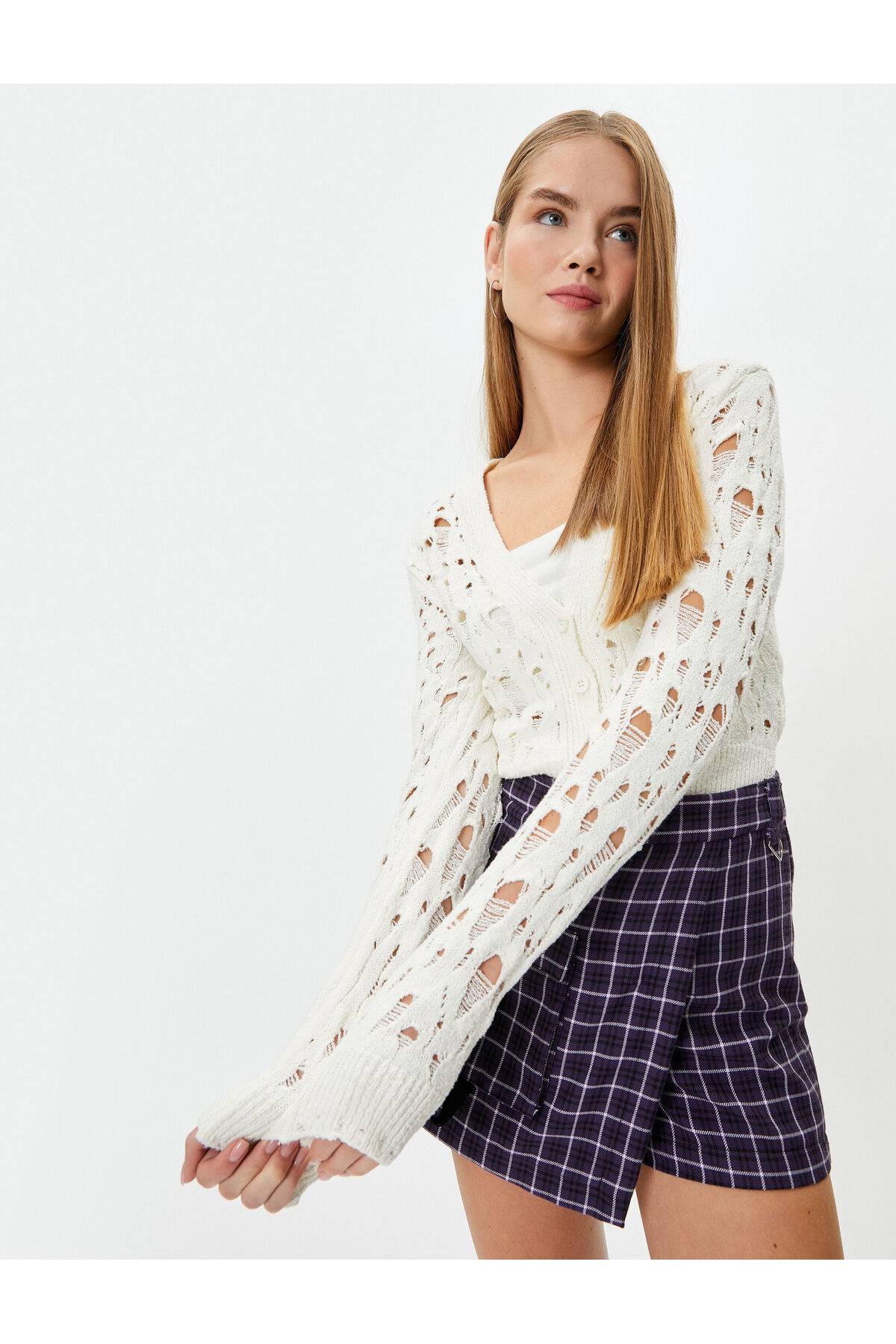 جلیقه روباز با آستین بلند دکمه ای یقه V