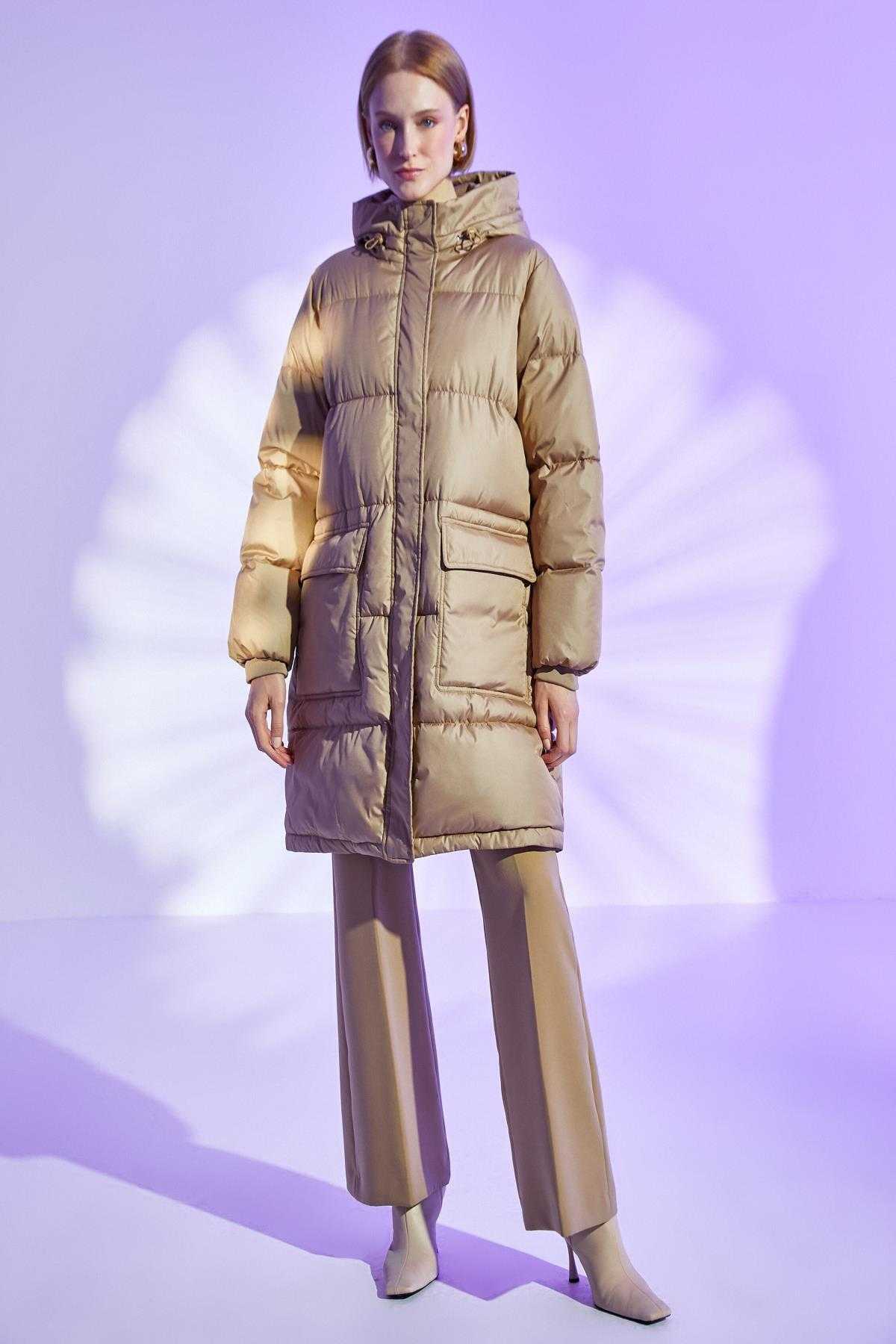 ژاکت پفی کلاهدار با جیب