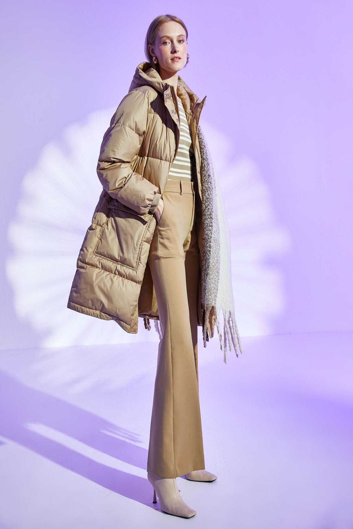 ژاکت پفی کلاهدار با جیب