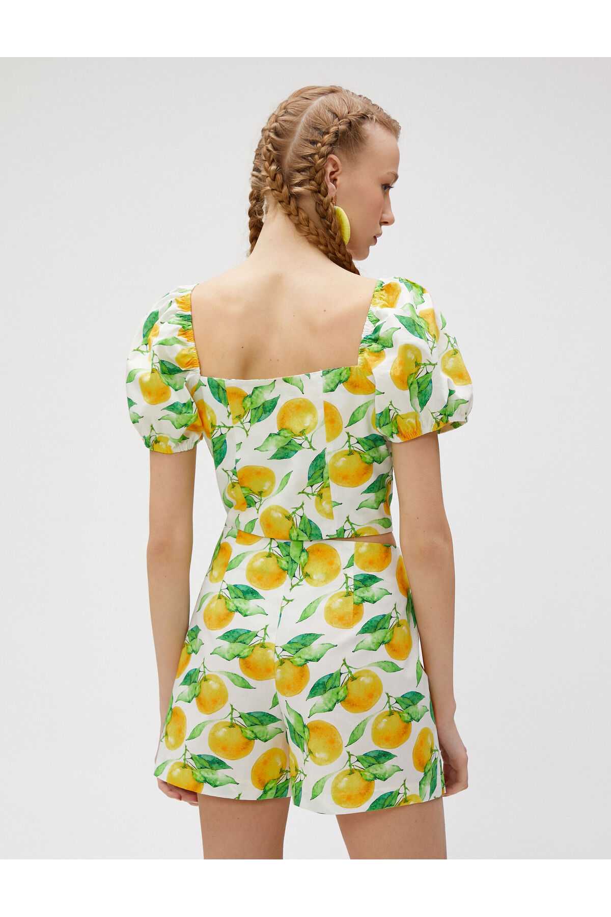 بلوز کوتاه آستین بادکنکی یقه مربعی چاپ شده نخی