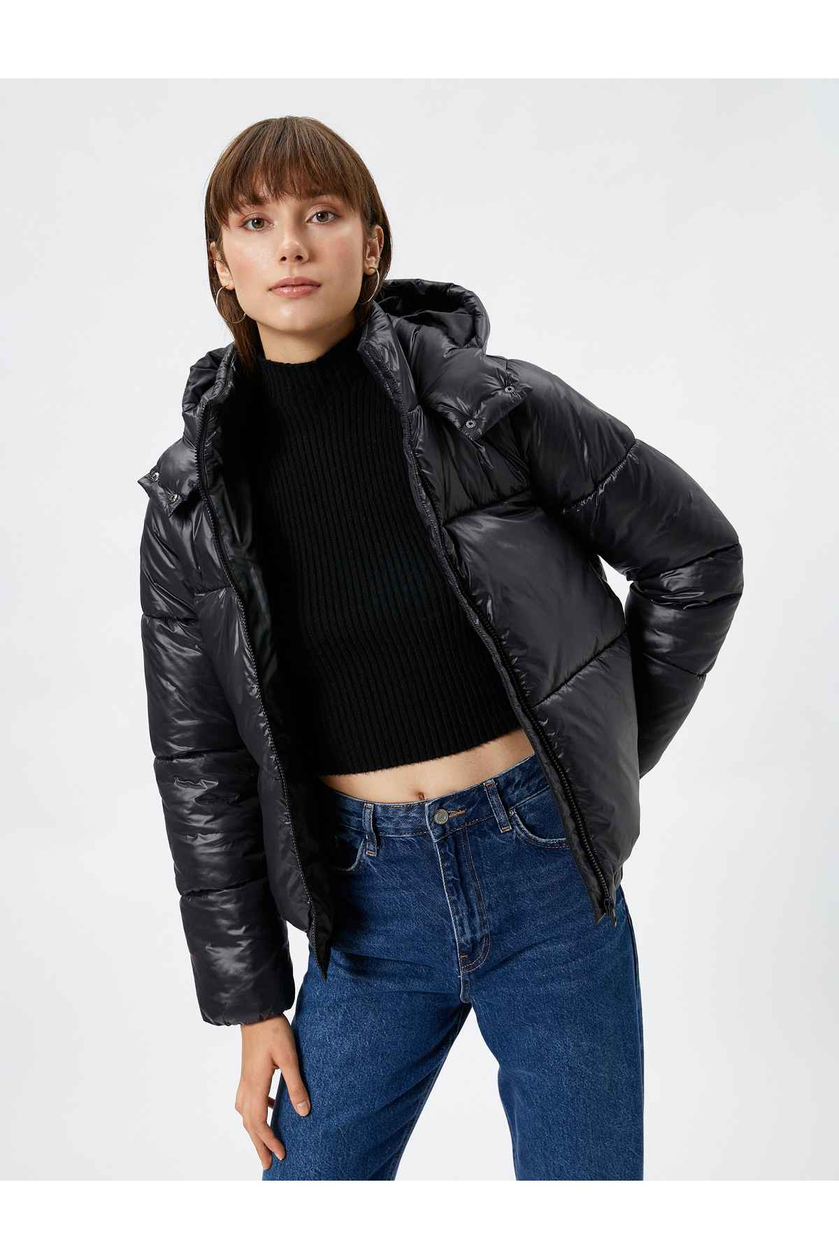 ژاکت پفی کوتاه با کلاه، زیپ، کمر الاستیک، جیب