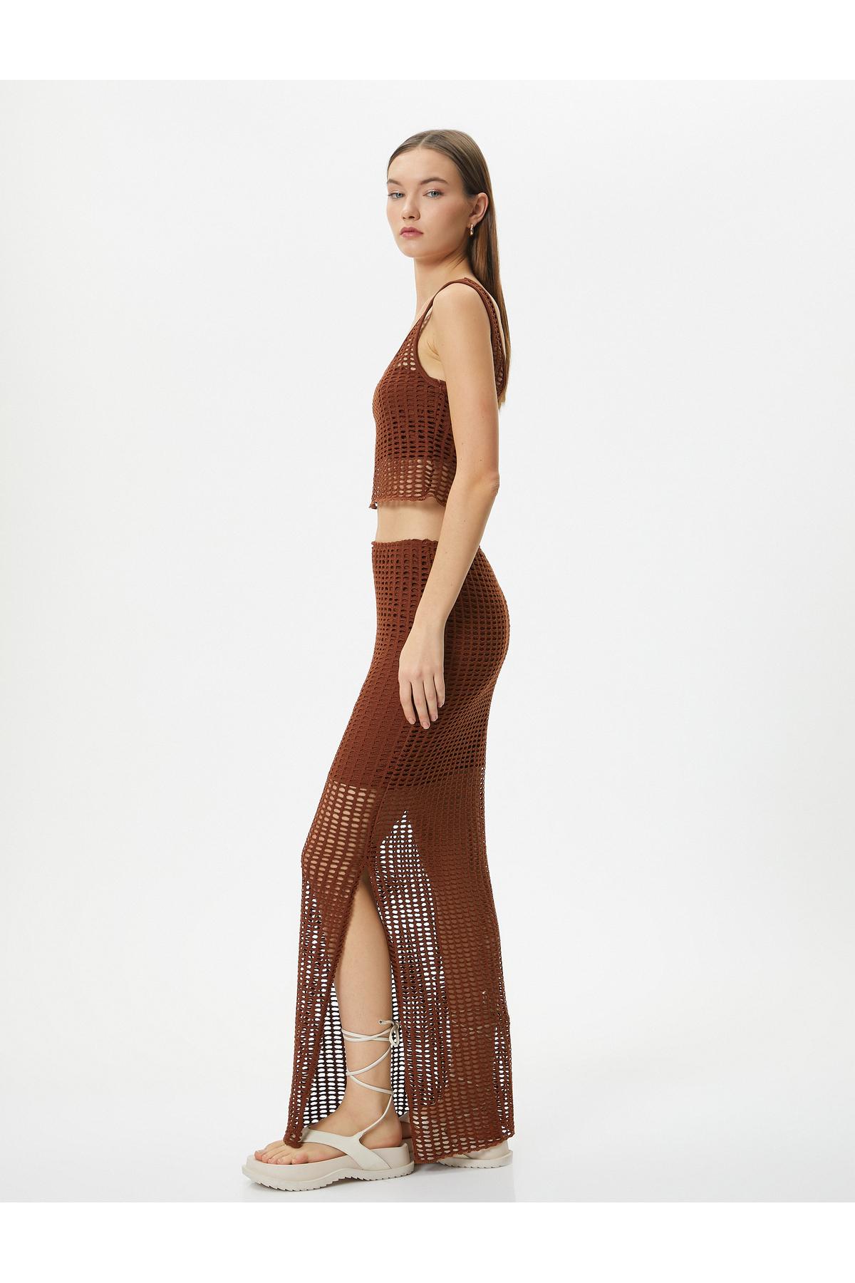 دامن مدادی مشبک با قد میدی چاکهای کناری با آستر باریک