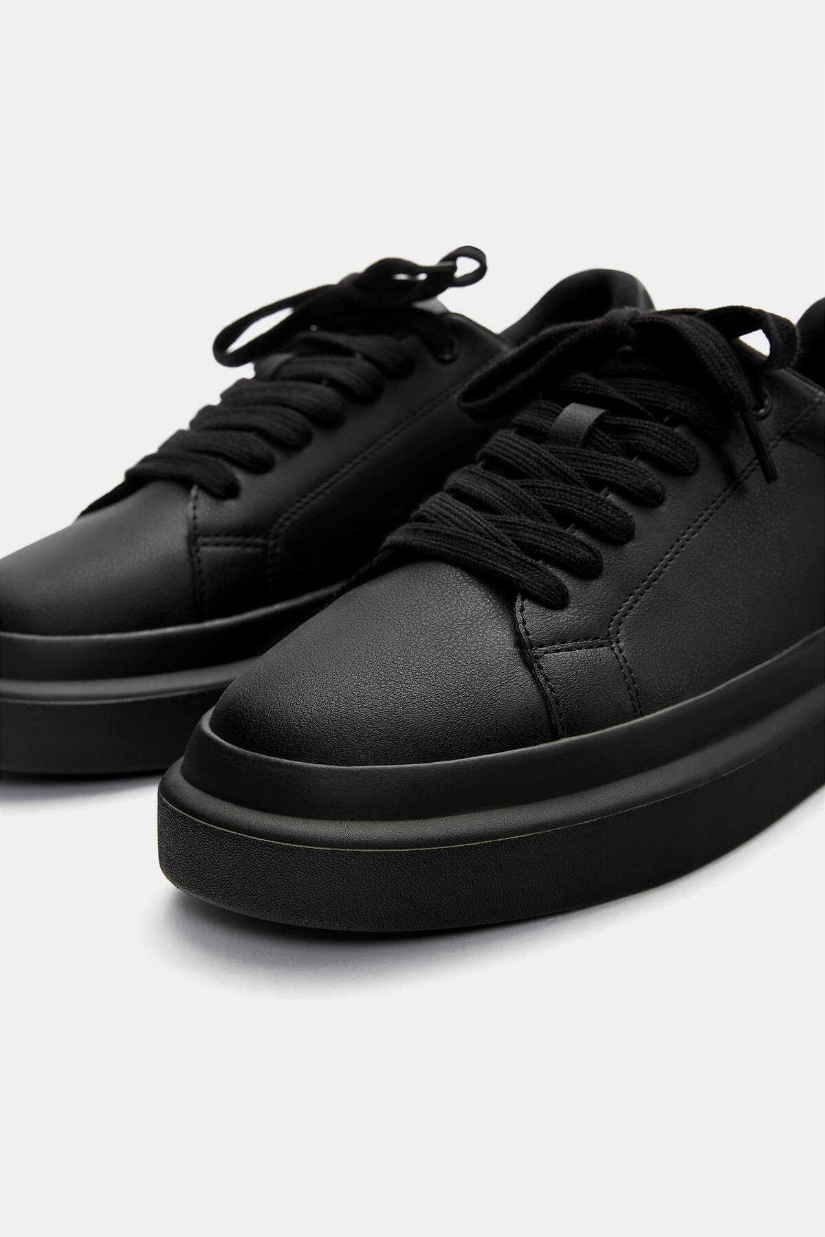 کفش کتانی با کف ضخیم